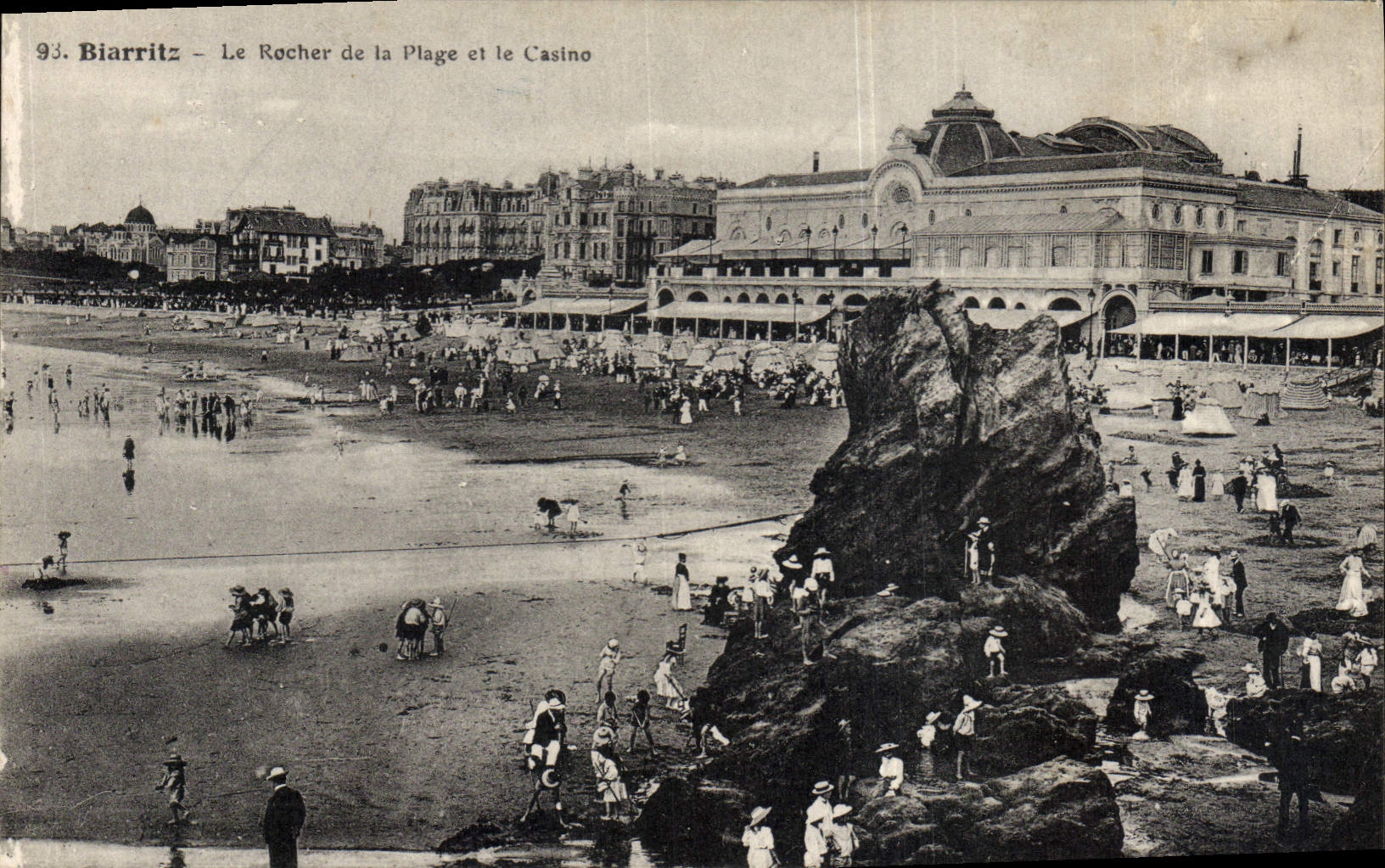 CPA Biarritz Le Rocher de la plage et le Casino