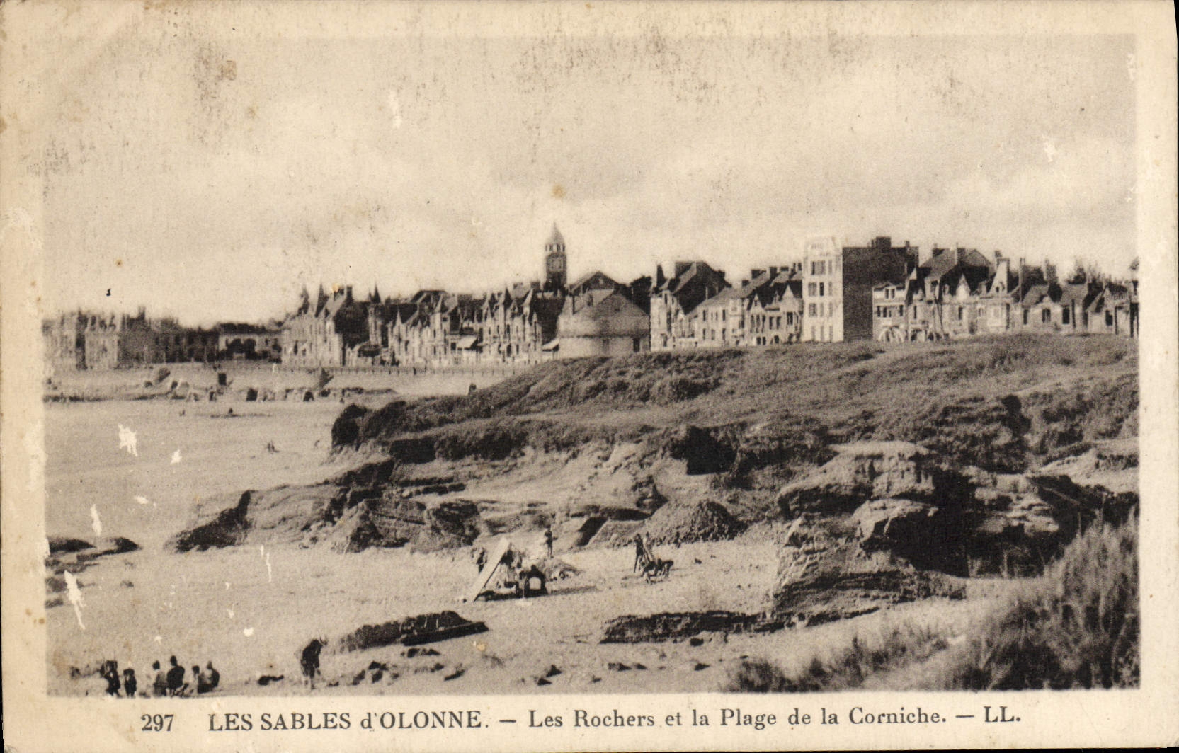 La POSTAL de la VENDIMIA Sables d'Olonne oscila y la playa de la cornisa