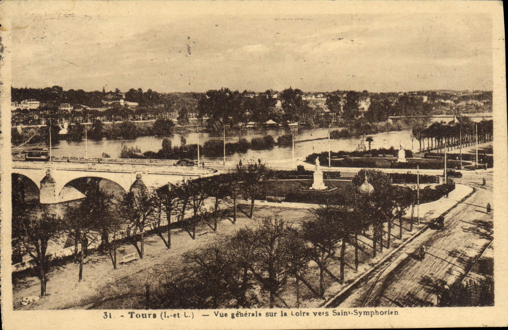 CPA Tours Vue Generale sur la Loire vers Saint Symphorien