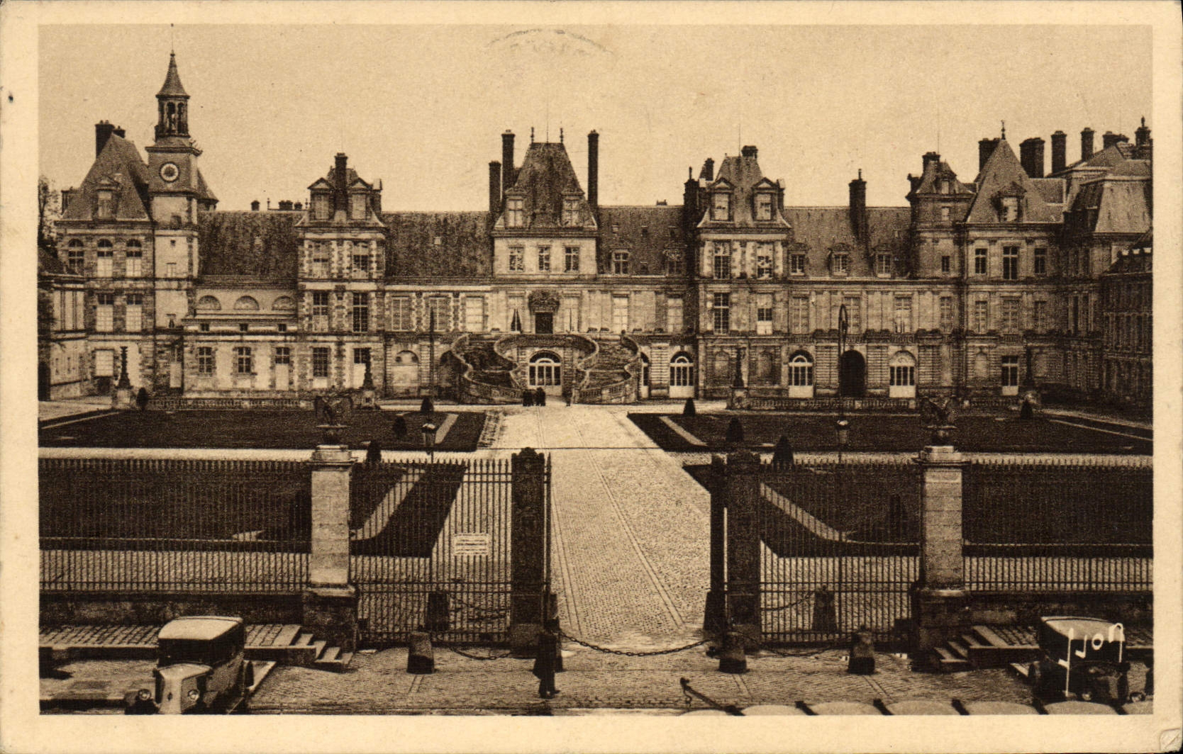 CPA Fontainebleau Le Palais Cour des Adieux