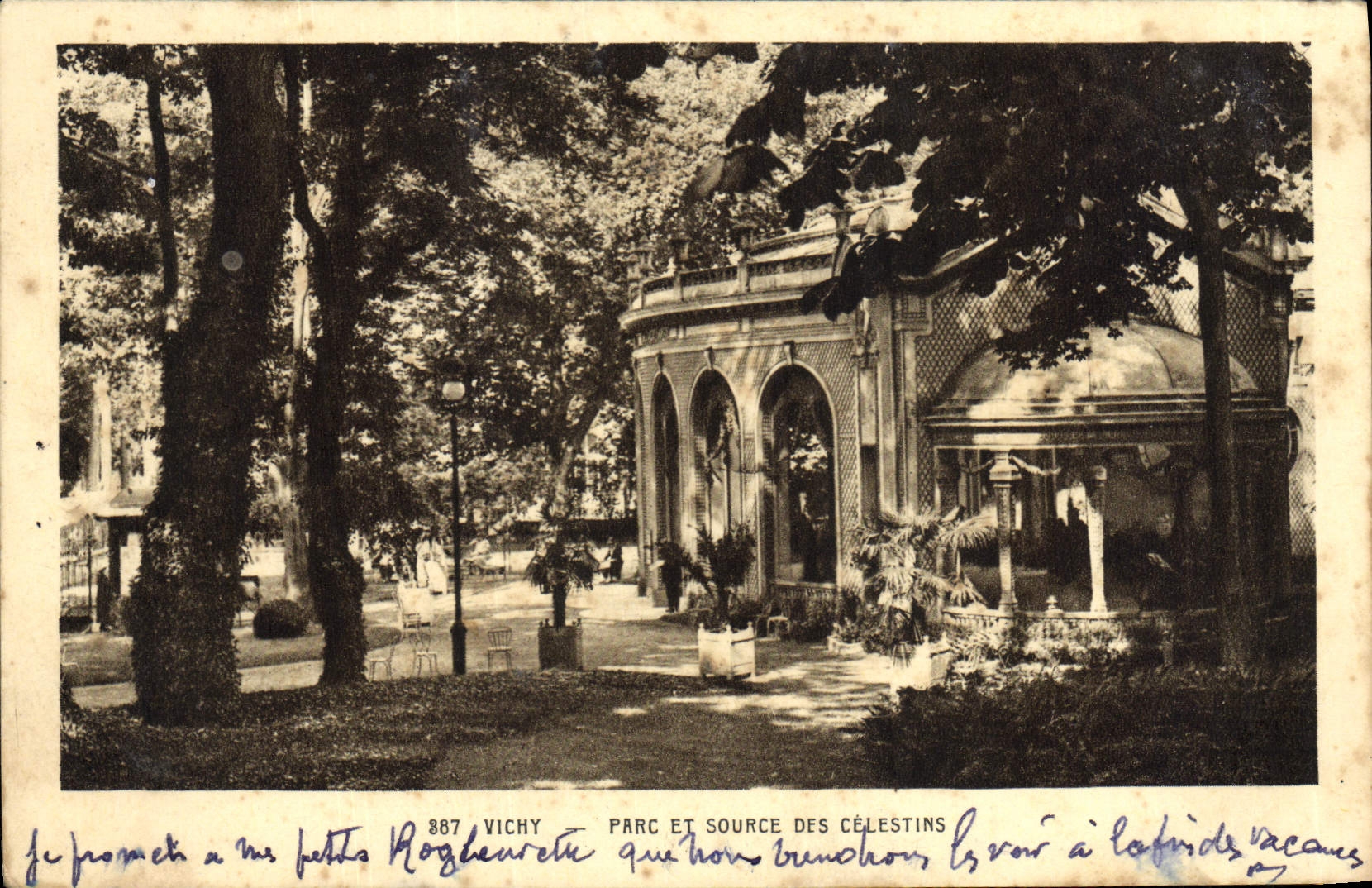 CPA Vichy Parc Et Source Des Celestins