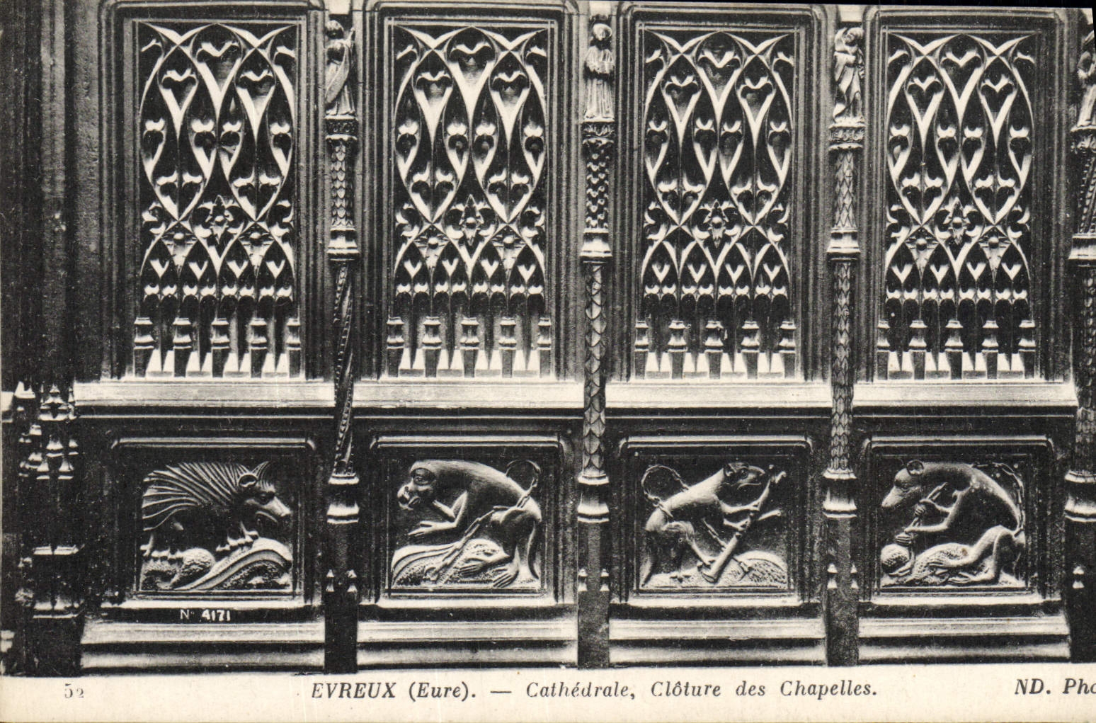 VINTAGE POSTCARD Evreux Cathedrale Encloses of Chapelies