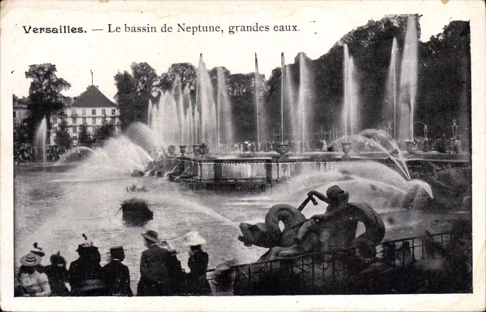 CPA Versailles Le bassin de Neptune Grandes eaux