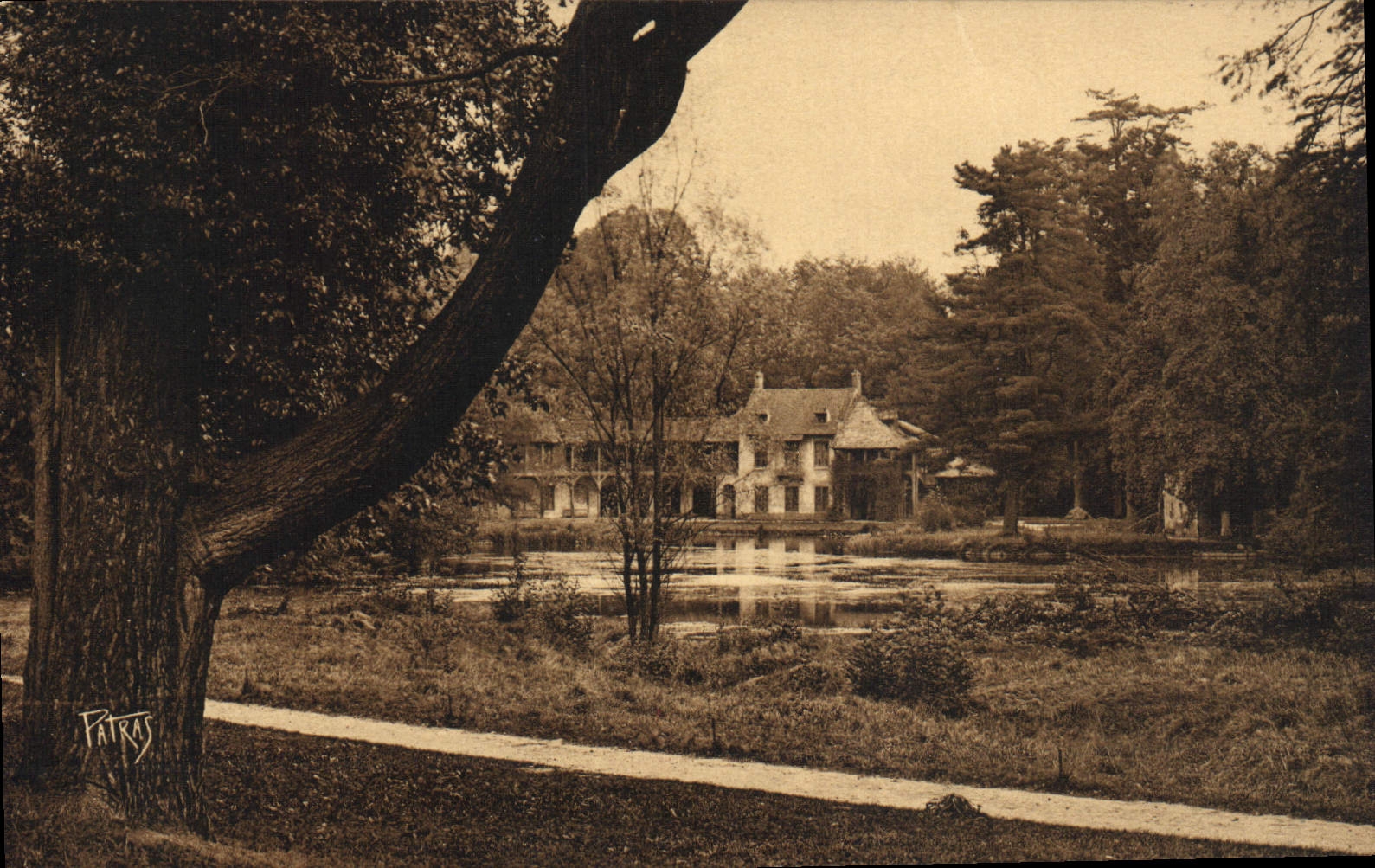 VINTAGE POSTCARD Versailles Trianon Hemeau of Marie Antoinette