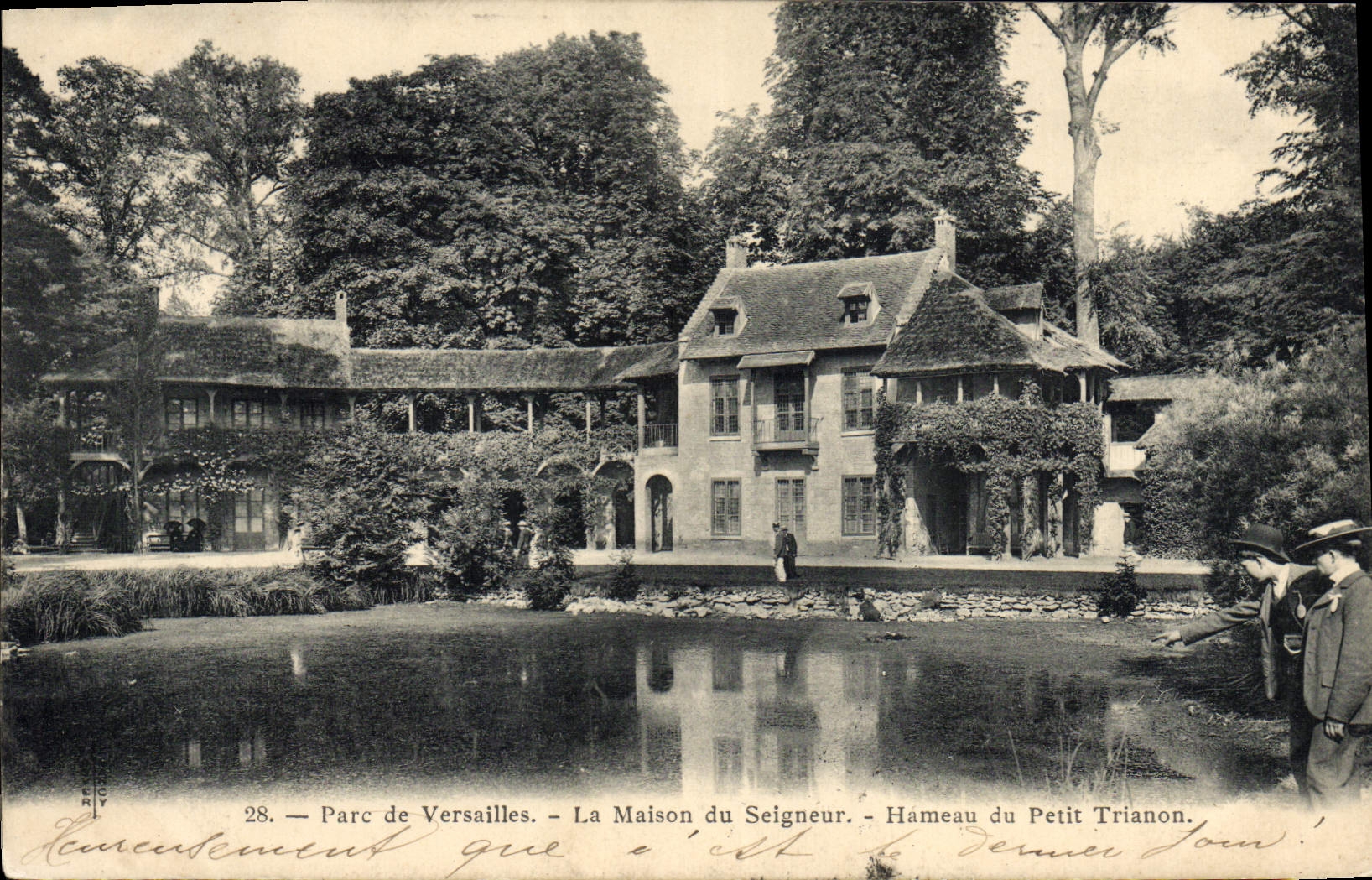 VINTAGE POSTCARD Park of Versailles the House of the Lord Hamlet of Small Trianon