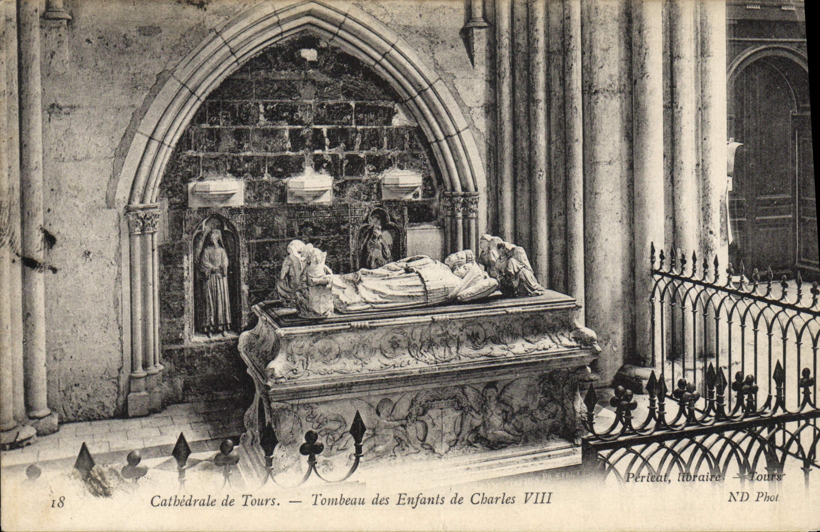 CPA Cathedrale de Tours Tombeau des Enfants de Charles VIII