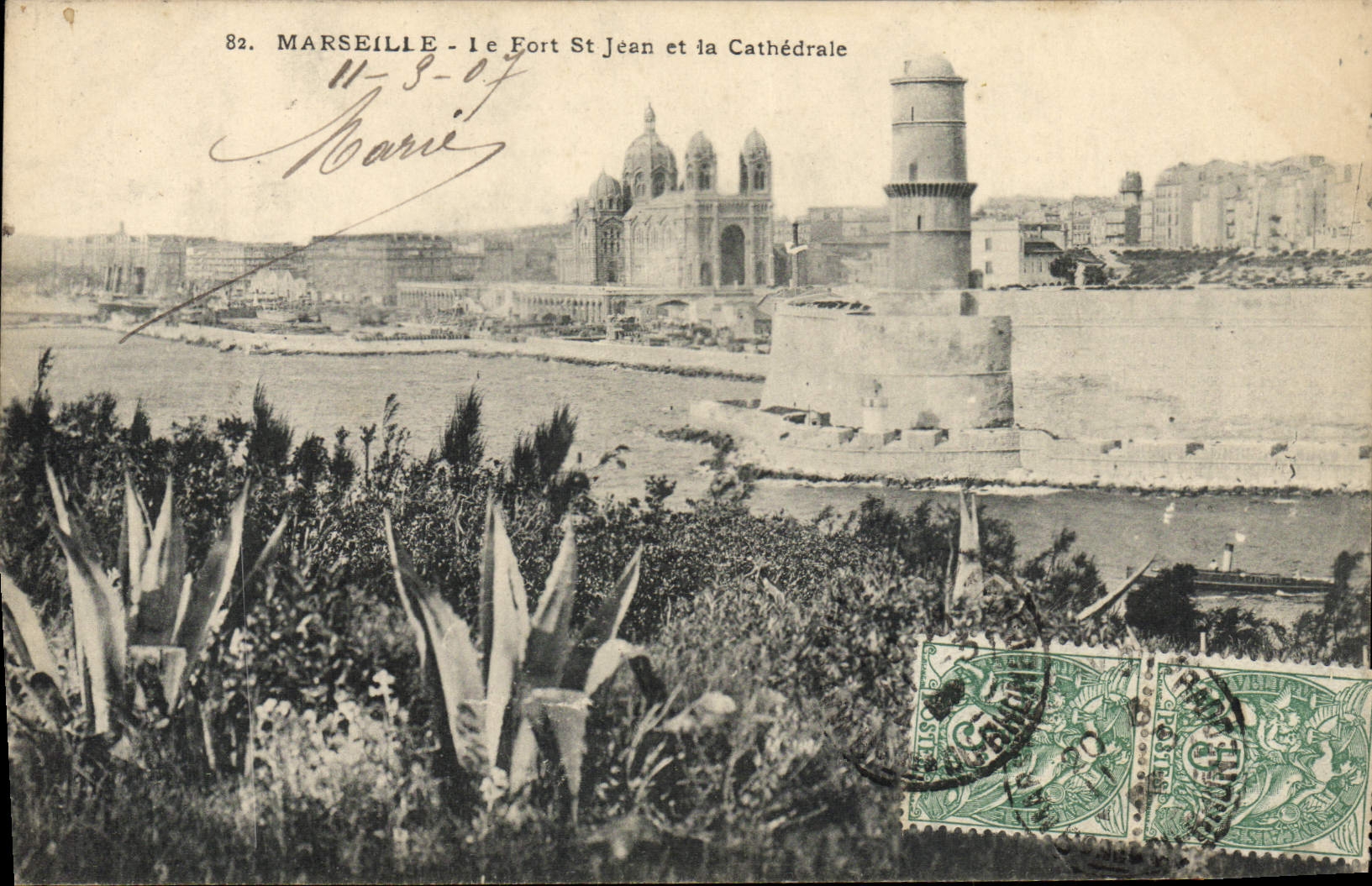 CPA Marseille Le Fort St Jean et la Cathedrale