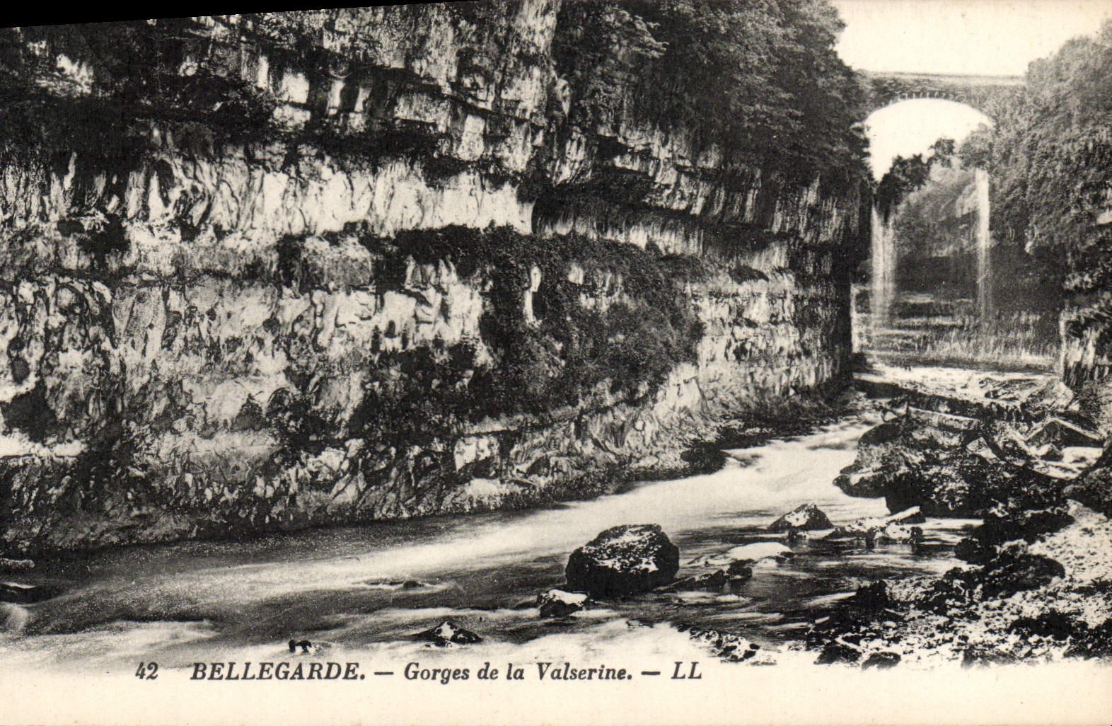 VINTAGE POSTCARD Surroundings De Bellegarde Falls of Valserine
