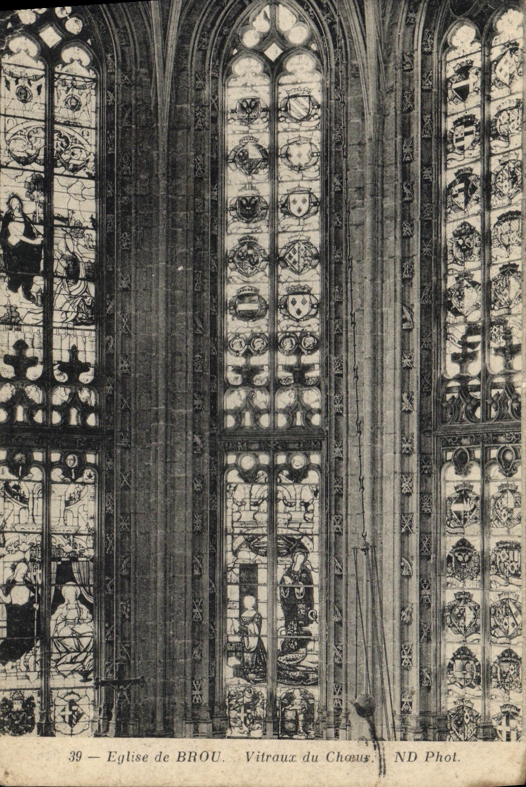 VINTAGE POSTCARD Church of Husks Stained glasses of the Chorus