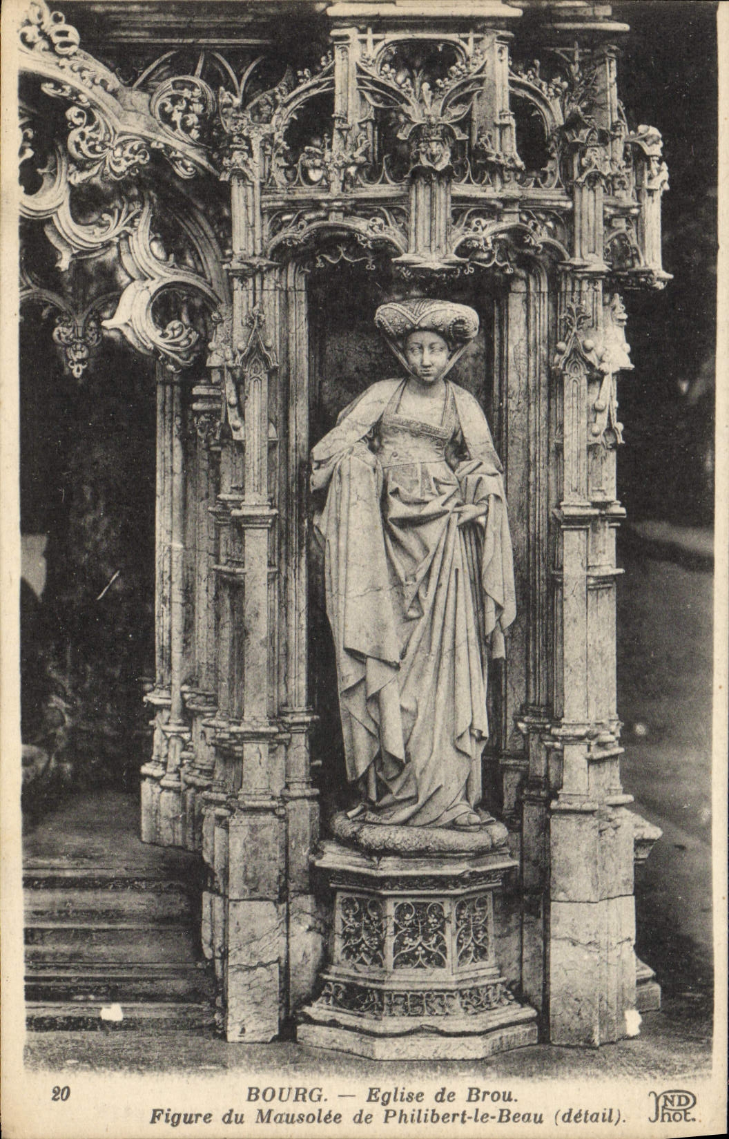 VINTAGE POSTCARD Eglise of Husks Church of Husks Appears of the mausoleum of Philibert the Beautiful