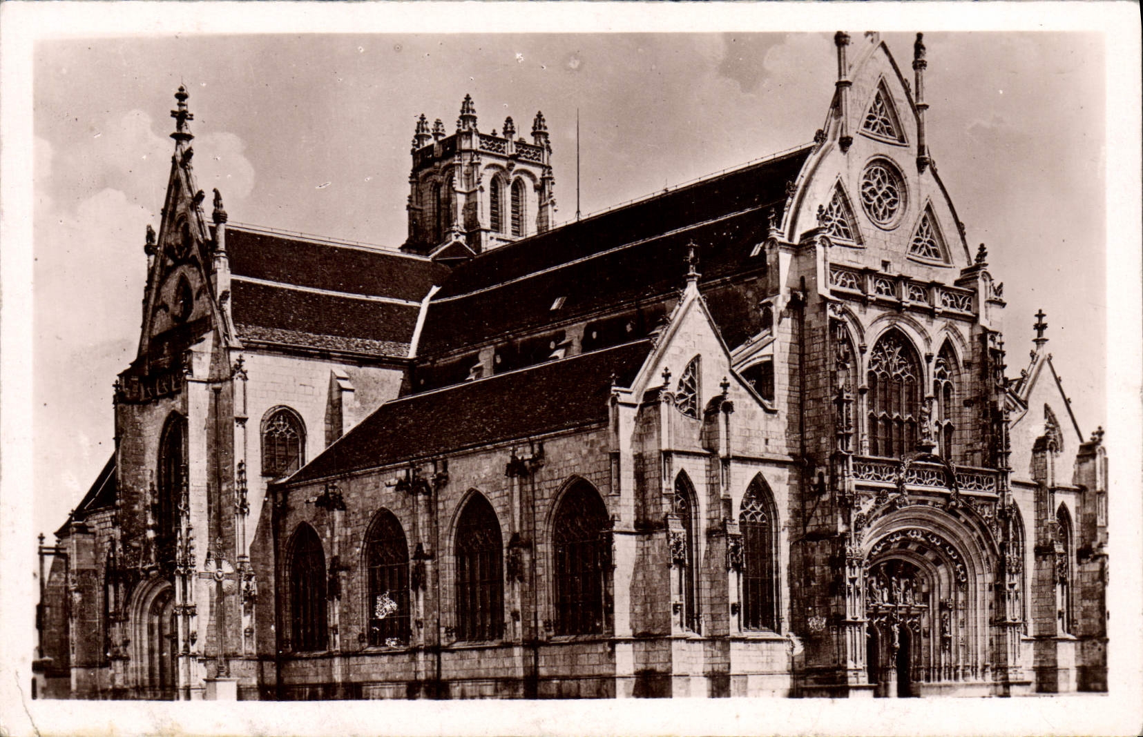 CPA Bourg Eglise de Brou 