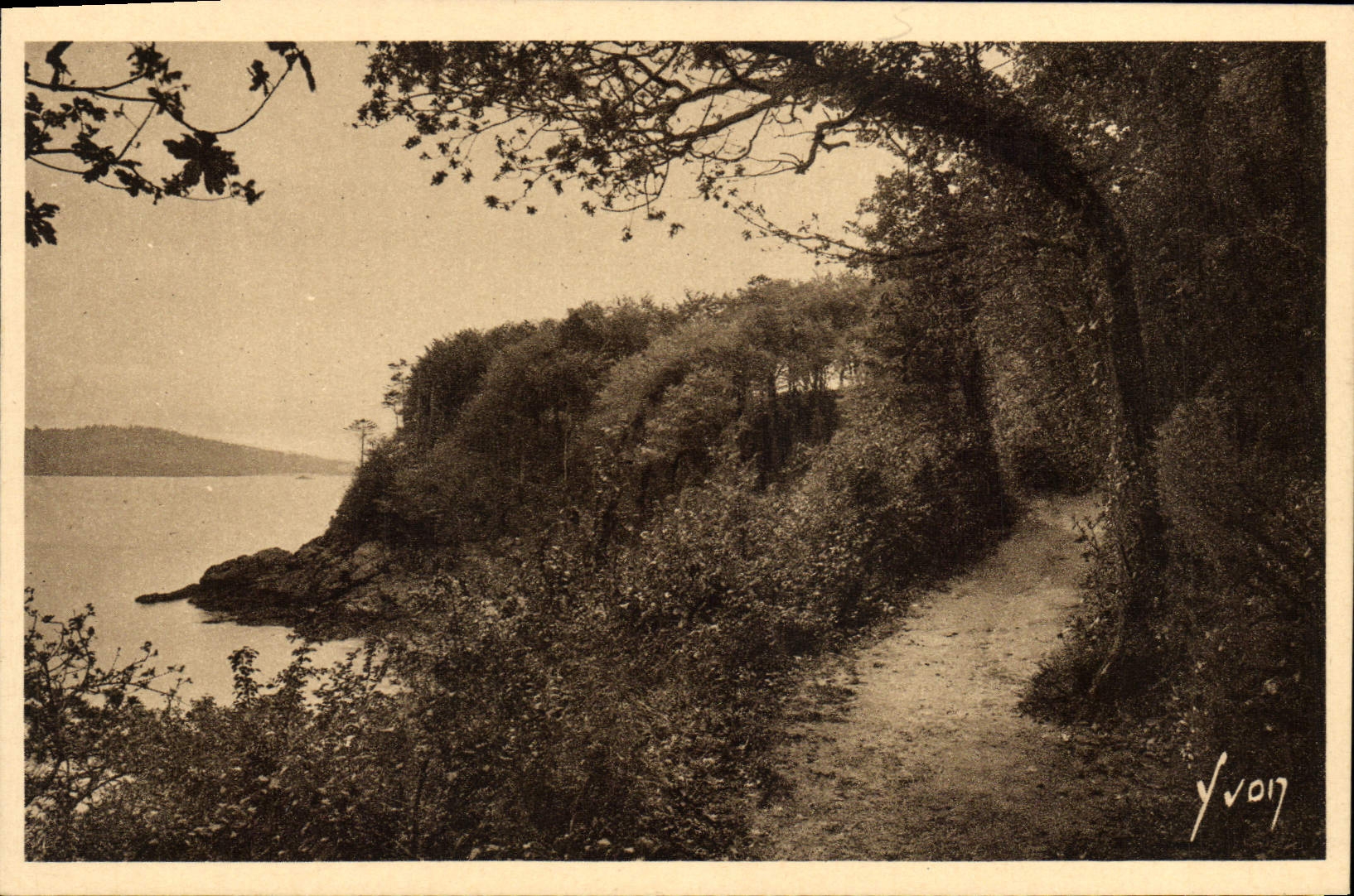 CPA Dinard L'estuaire de la Rance vu de la Vicomte