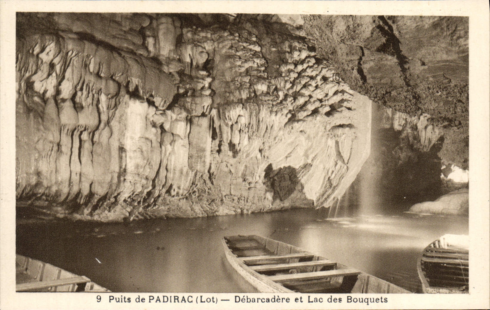 POSTAL de la VENDIMIA bien del muelle de descarga de Padirac y de la laca de los ramos