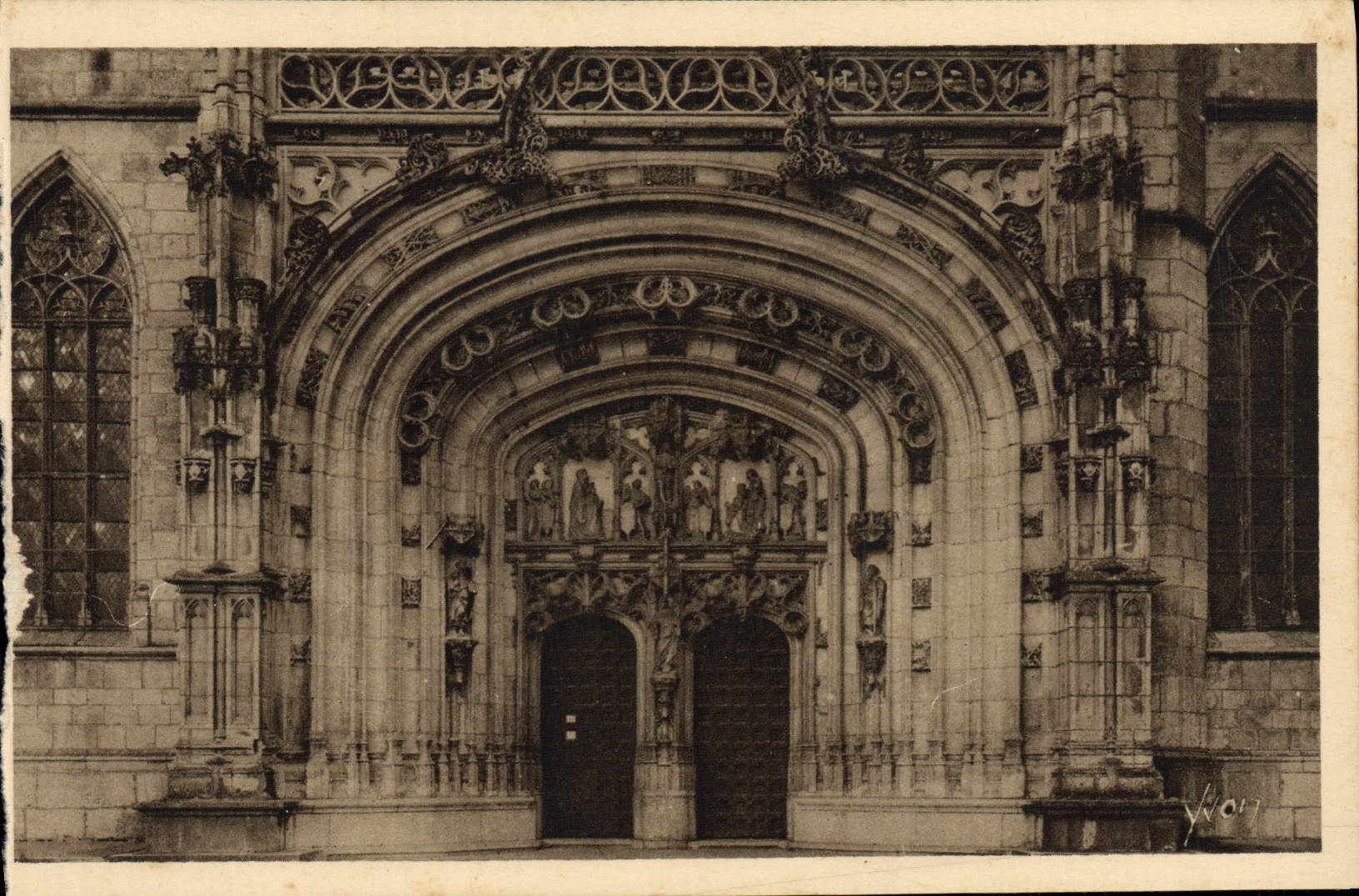 CPA Bourg Eglise de Brou Le portail