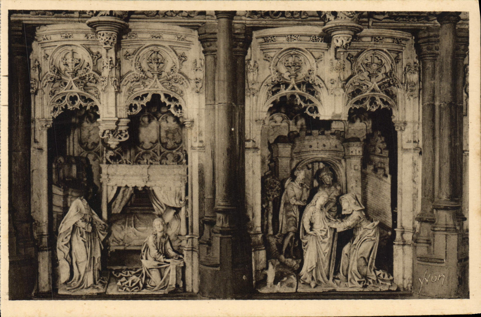 CPA Bourg Eglise de Brou Figures du retable de le chapelle de la Vierge L'annonciation et la Visitation
