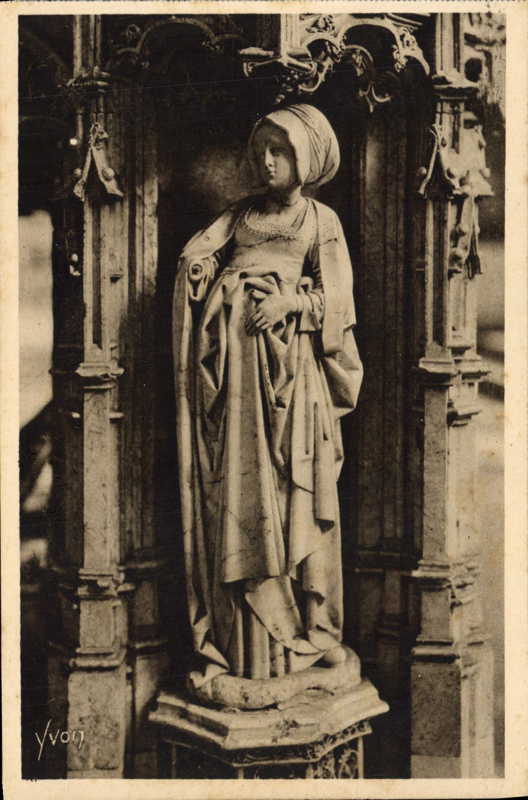 CPA Bourg Eglise de Brou Statuette du tombeau de Philibert le Beau 