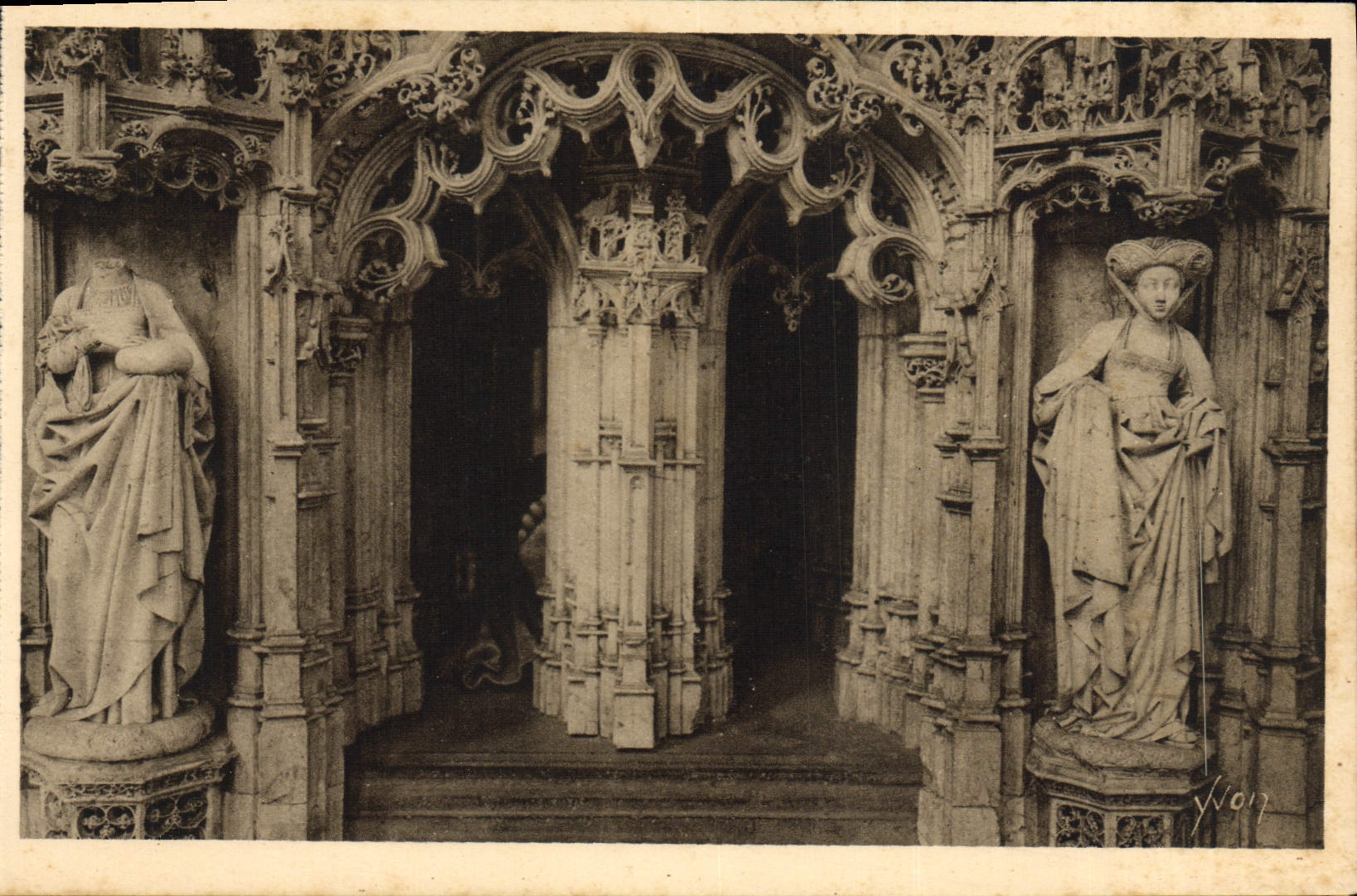 VINTAGE POSTCARD Borough Church of Husks Mausoleum of Philibert the Beautiful Details