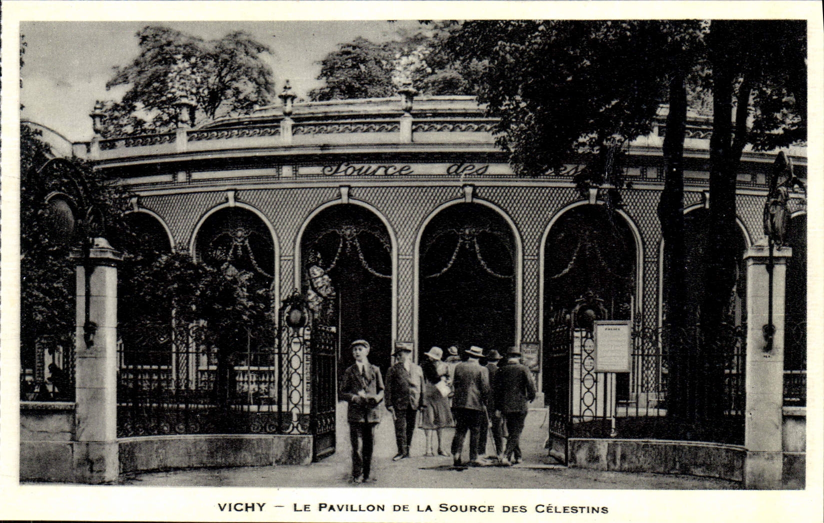 VINTAGE POSTCARD Vichy the House Of the Source Of Celestins