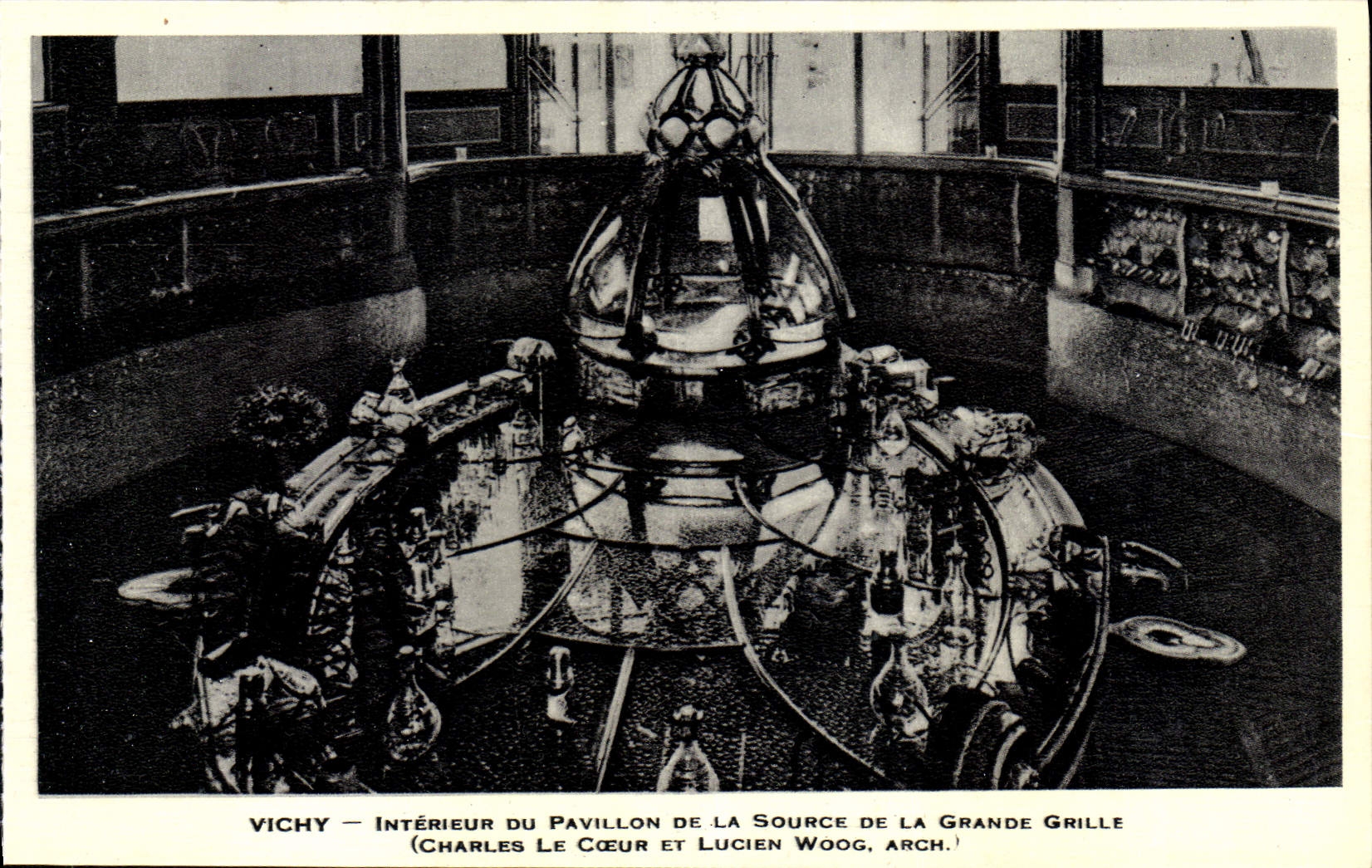 VINTAGE POSTCARD Interior Vichy Of the House Of the Source Of the Large Grid