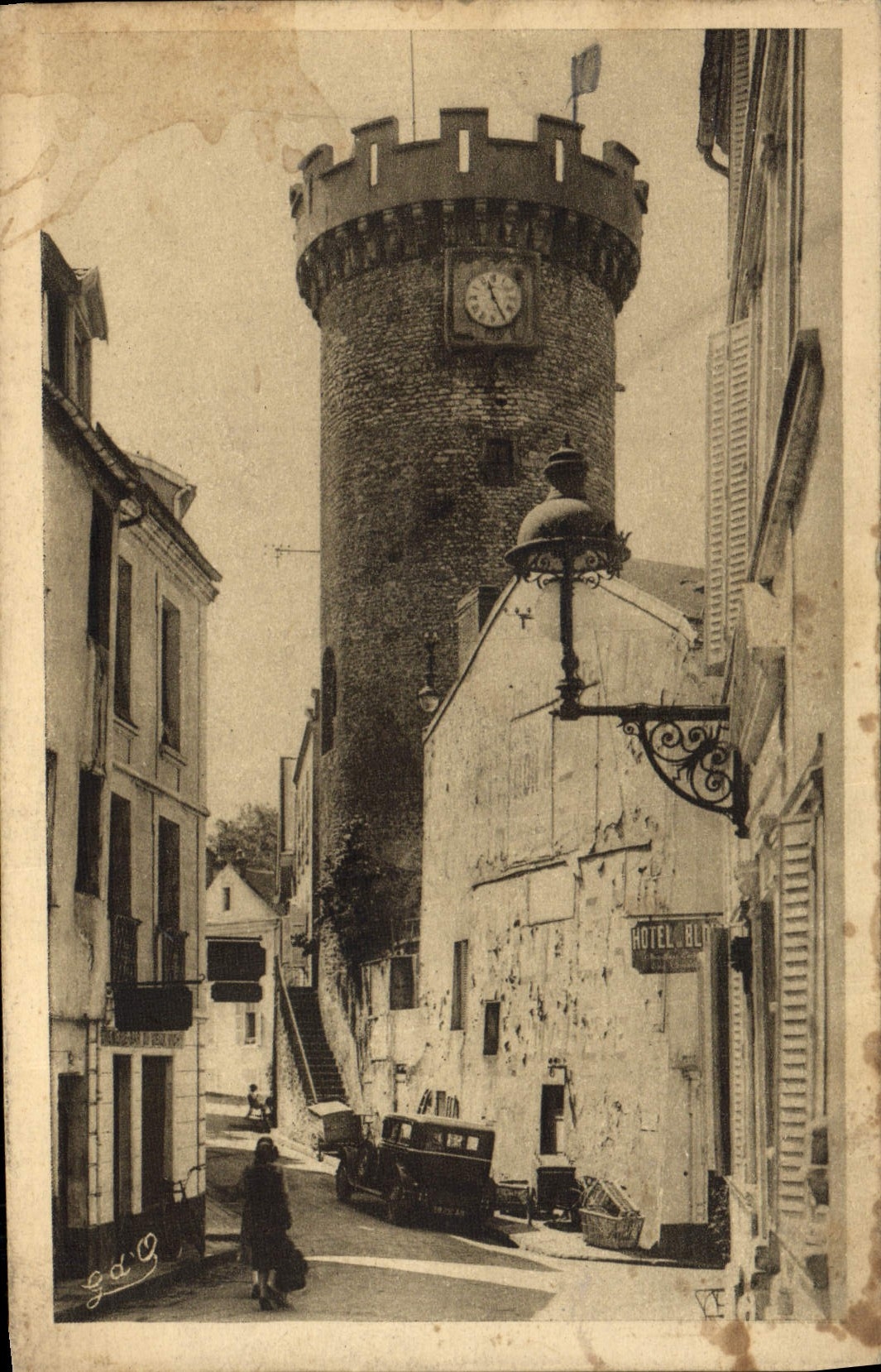 CPA Vichy Tour de l'horloge 