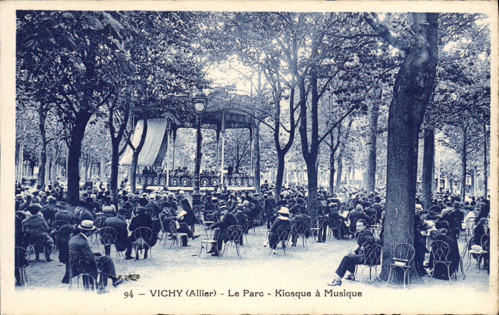 VINTAGE POSTCARD Vichy the Park Bandstand