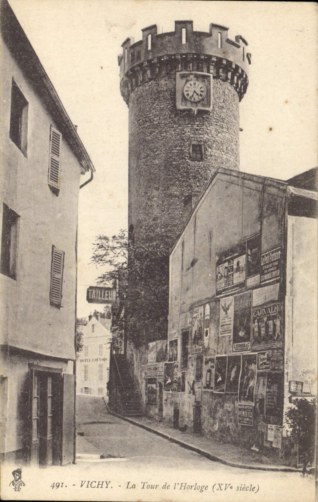 POSTAL Vichy de la VENDIMIA el sastre de De I' Horloge de la torre