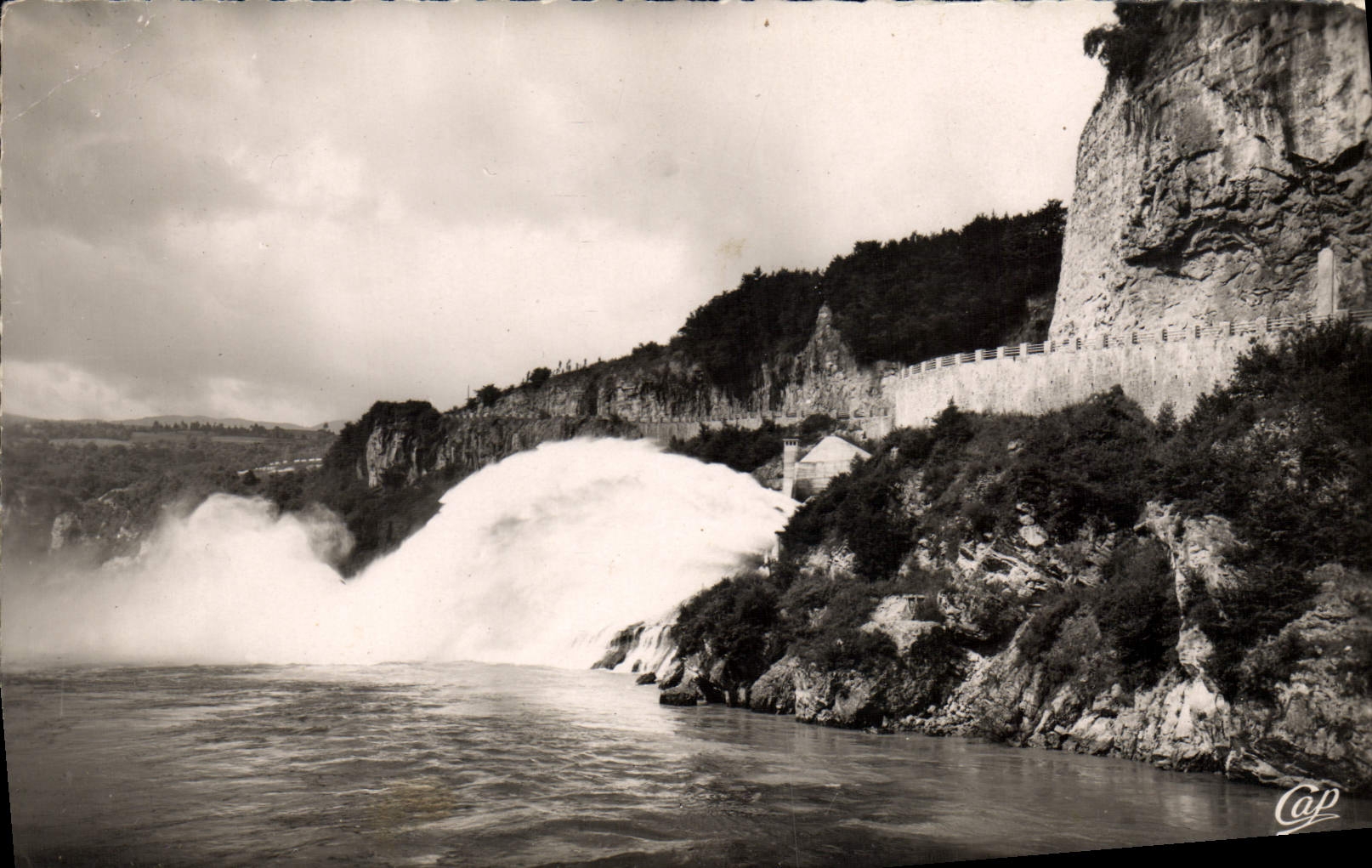 MODERN CARD Stopping De Genissiat the jump of the ski