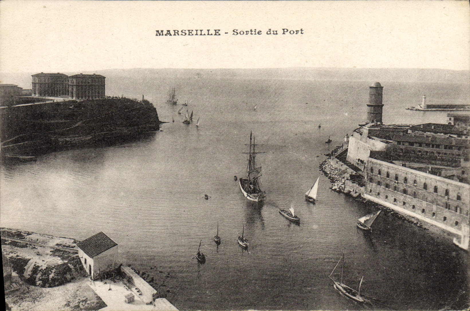 CPA Marseille Sortie Du Port Bateaux