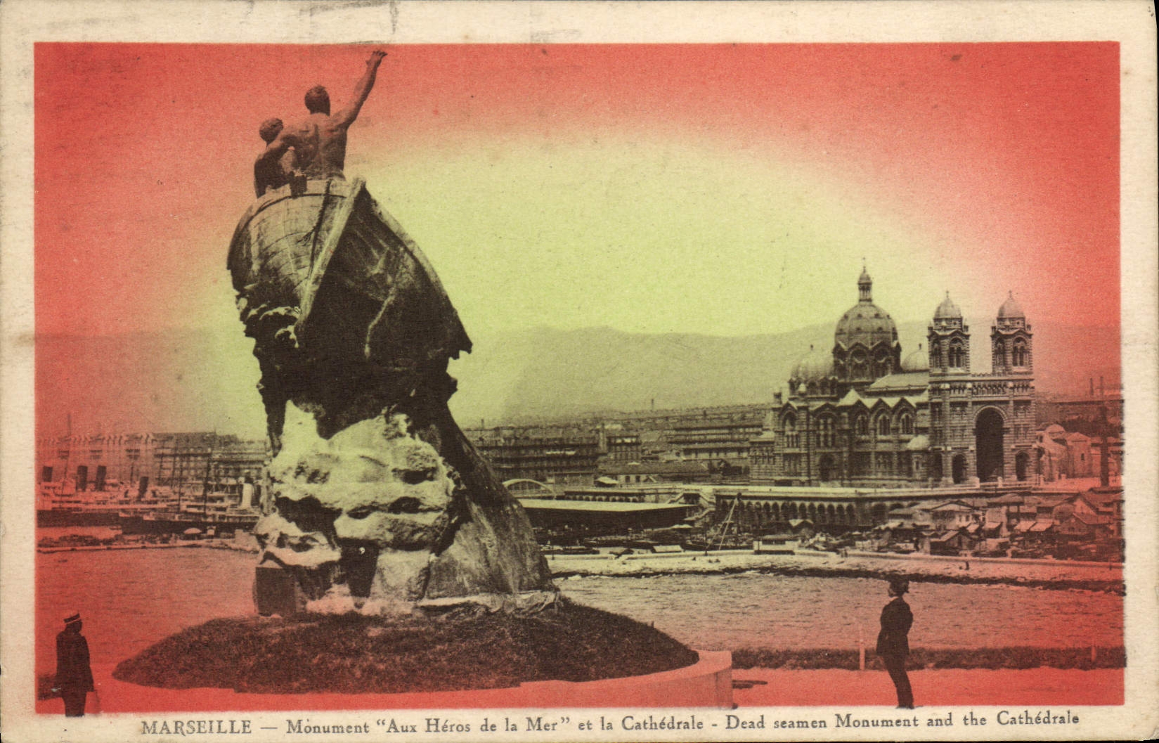 CPA Marseille Monument Aux Heros De La Mer et la cathedrale