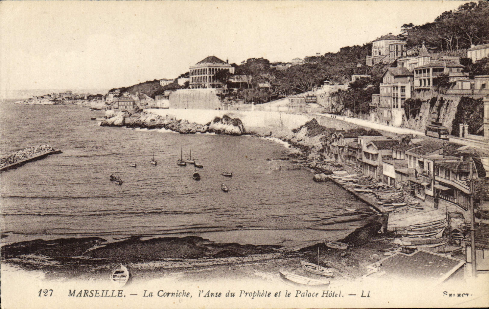 CPA Marseille La Corniche I'Anse Du Prophele Et Le Palace Hotel