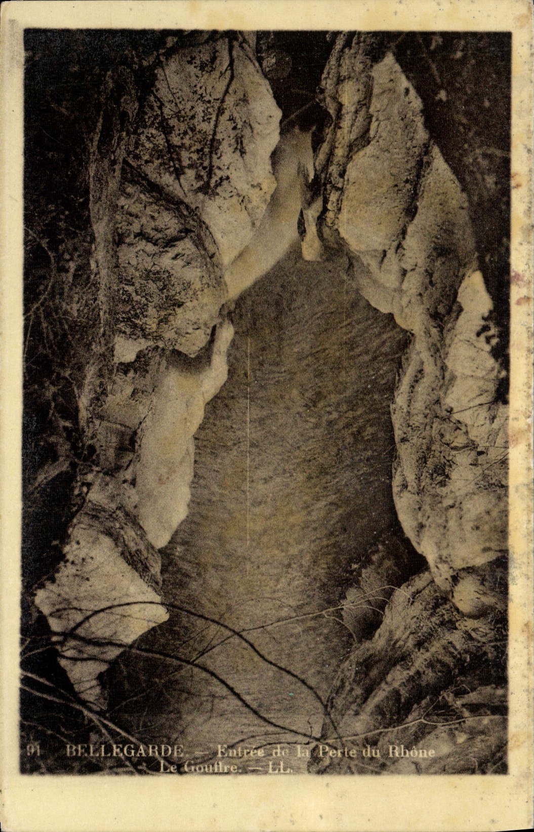 VINTAGE POSTCARD Bellegarde Entered of the loss of the Rhone the pit