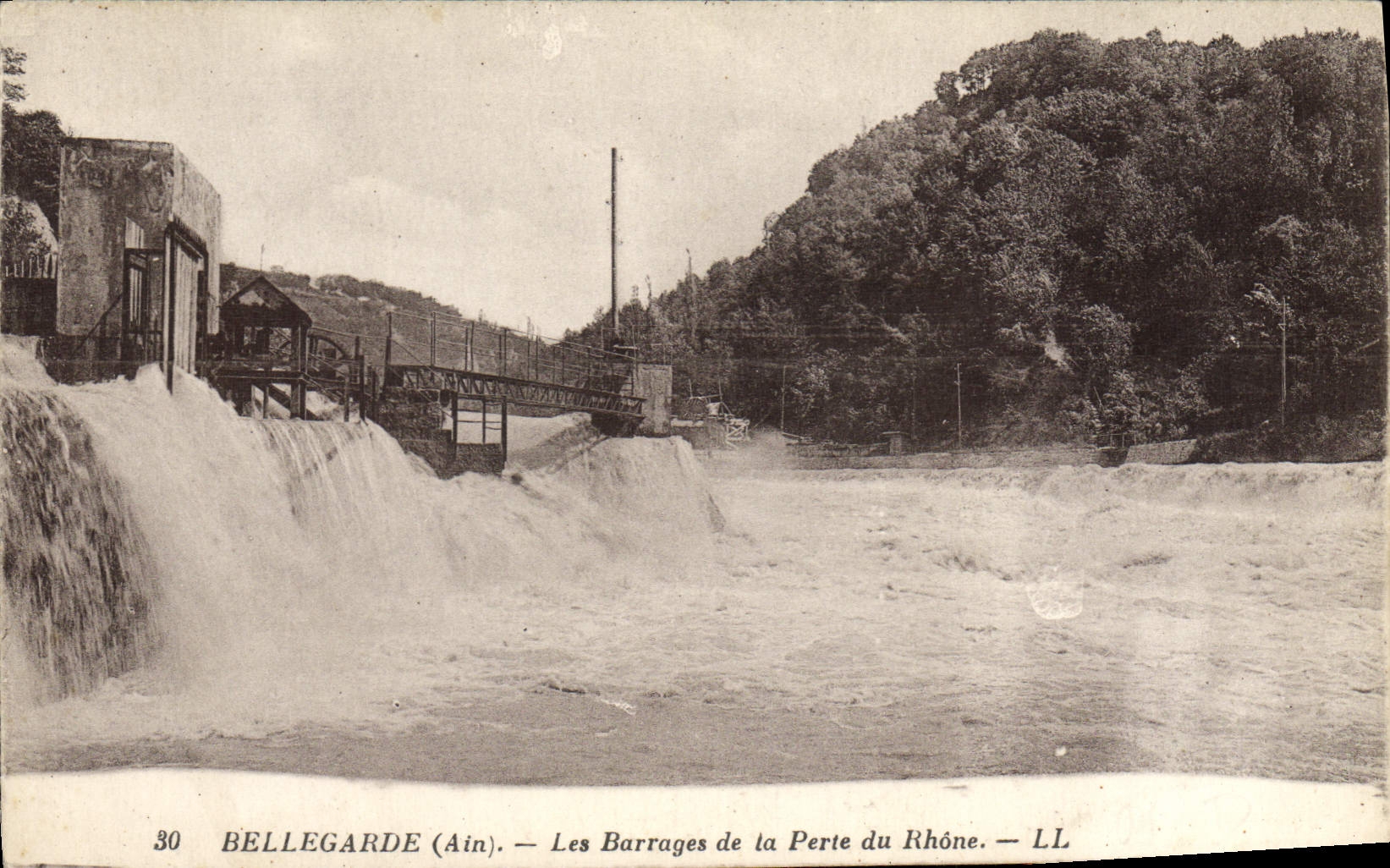 CPA Bellegarde Les Barrages De La Perte Du Rhone