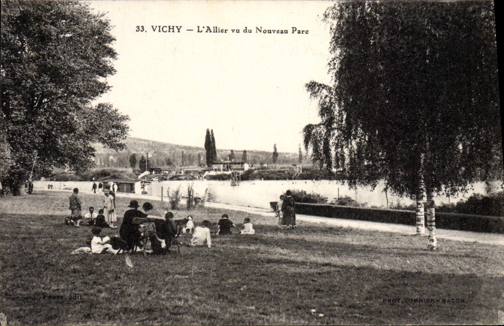 CPA Vichy L'Allier Vu Du Nouveau Parc