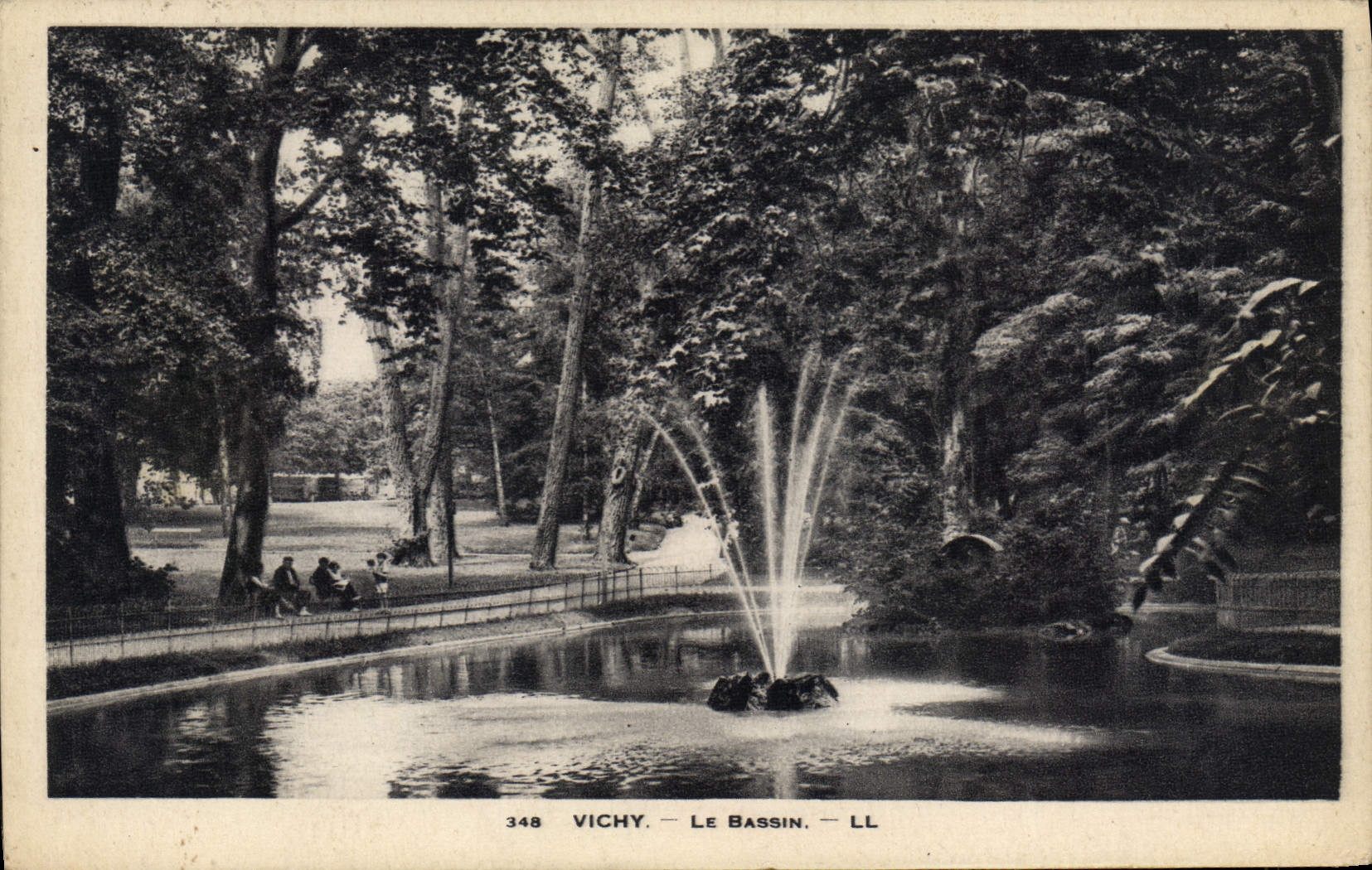 CPA Vichy Le Bassin
