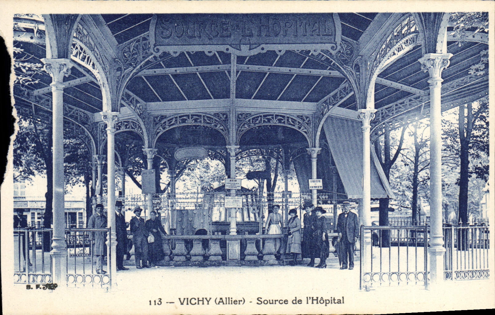 CPA Vichy Source de l'hopital