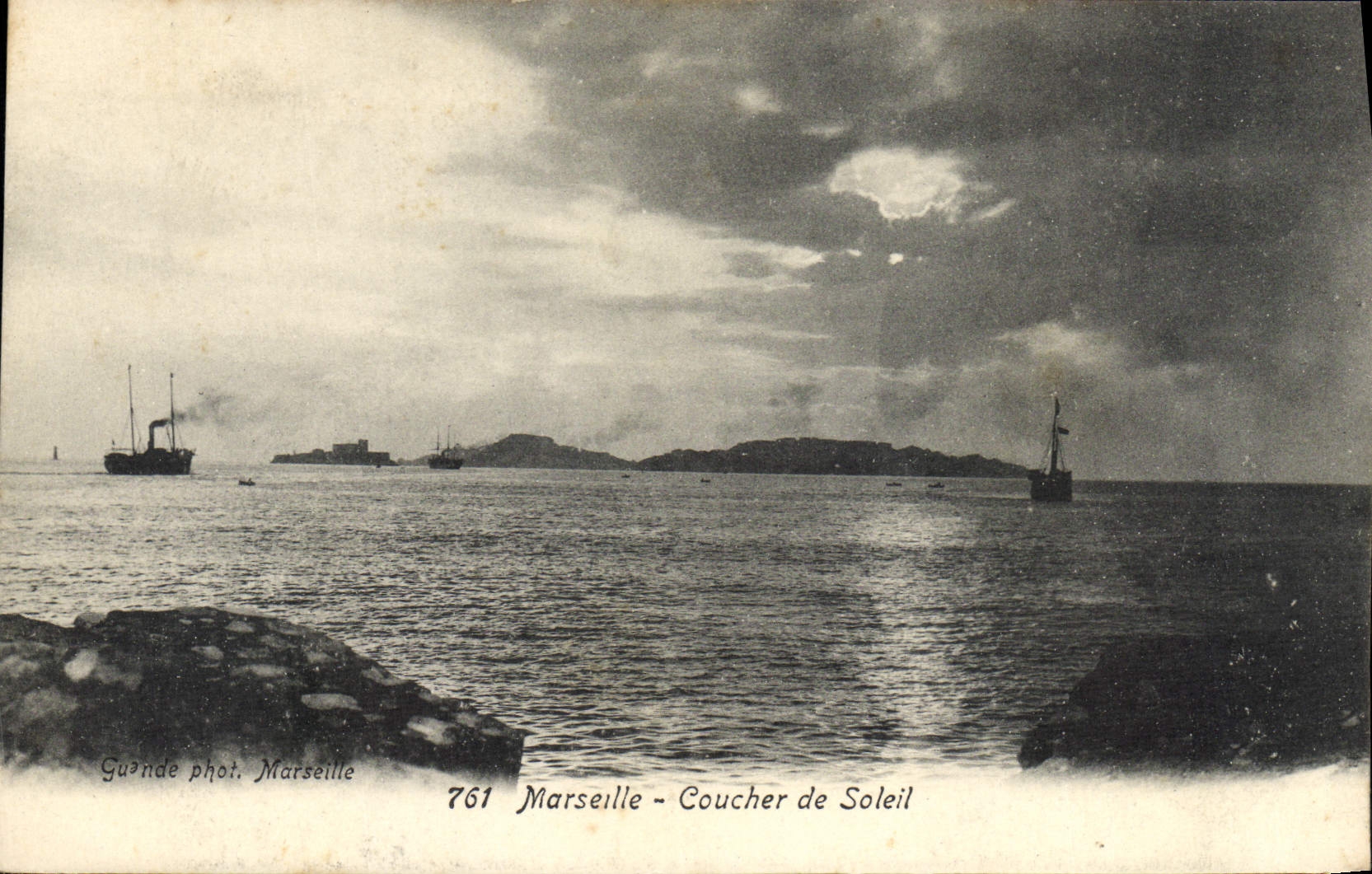 CPA Marseille Coucher De Soleil Bateaux