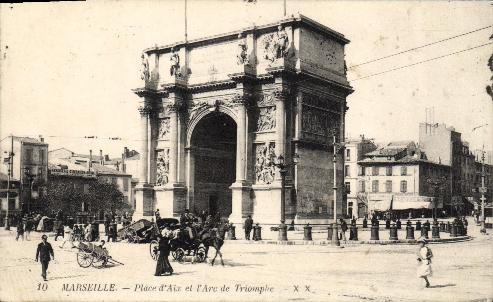 CPA Marseille Place D'Aix Et I'Arc De Triomphe