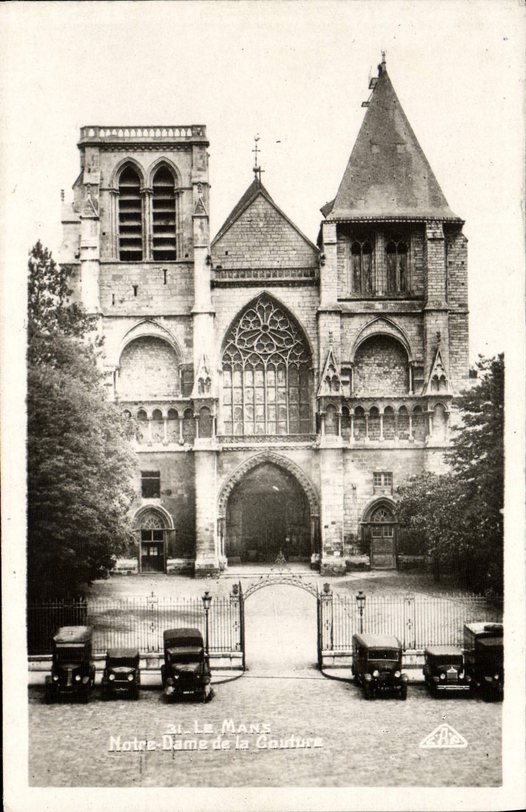 CPA Le Mans Notre Dame De La Couture