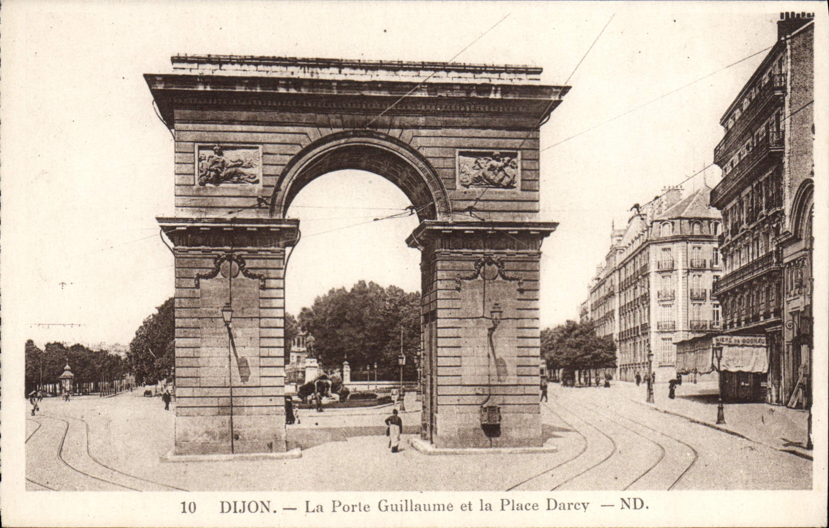 VINTAGE POSTCARD Dijon the Guillaume Gate And the Place Darcy