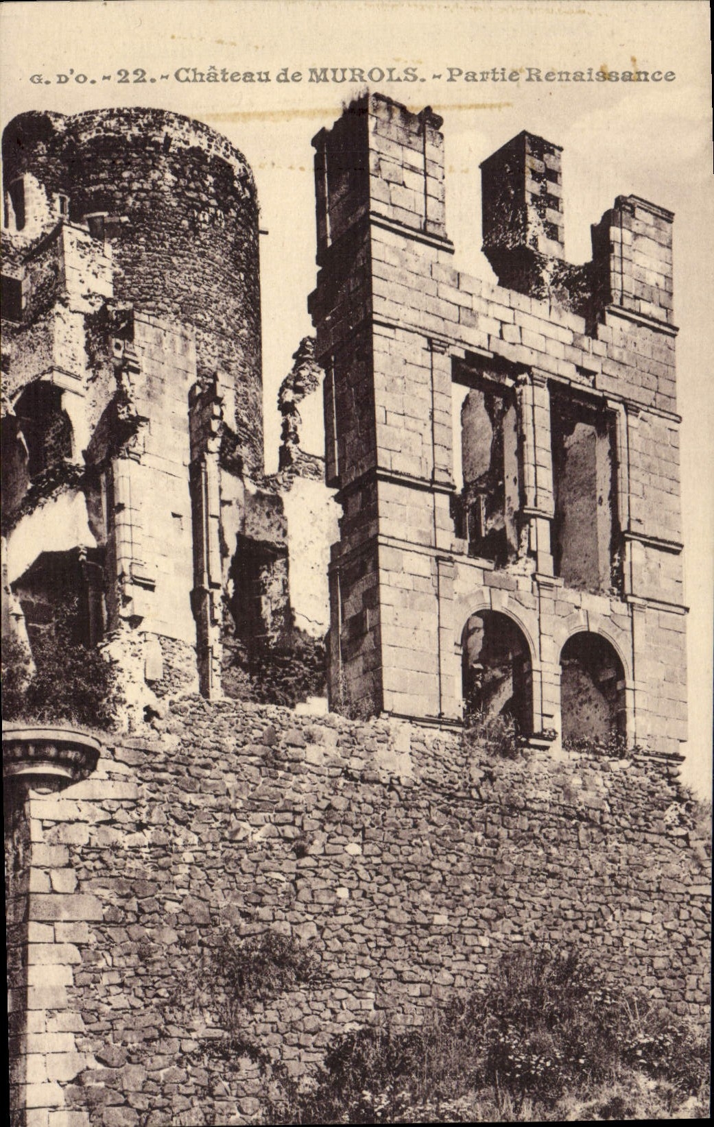 VINTAGE POSTCARD Castle De Murols Left Renaissance