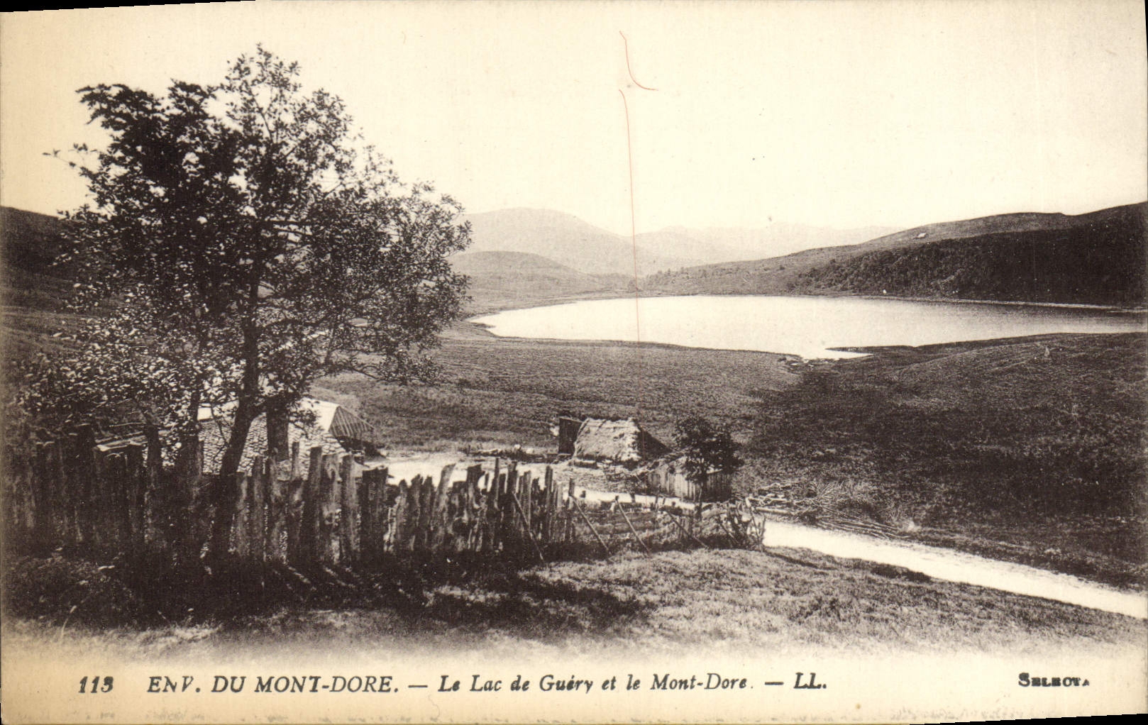 VINTAGE POSTCARD Mount Gilds the lake De Guery And the Mount Gilds