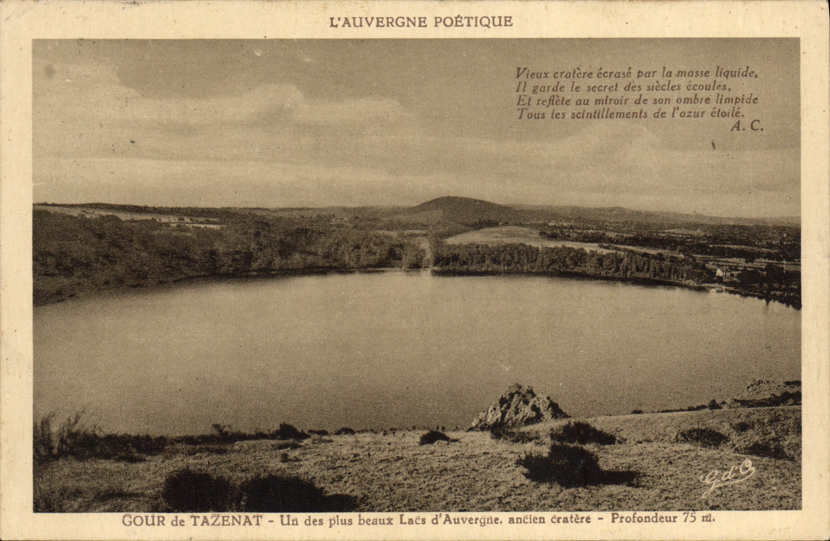 VINTAGE POSTCARD Auvergne Gour De Tazenat