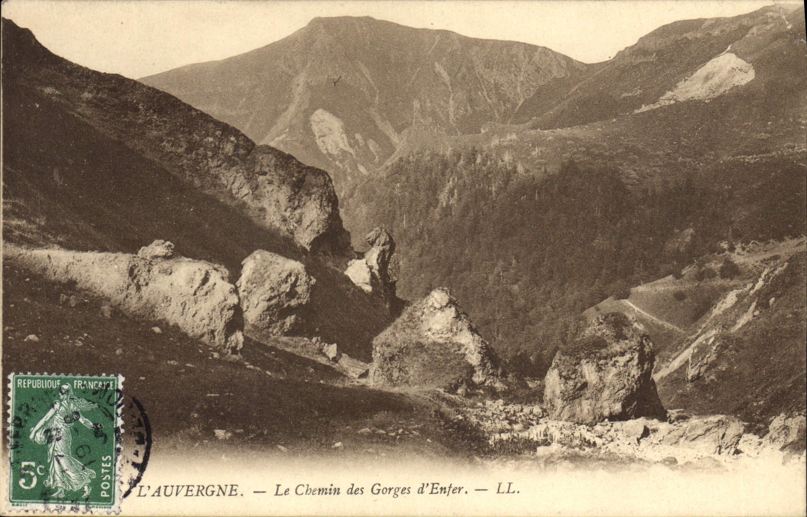 VINTAGE POSTCARD Auvergne the Way Of the Falls Of Hell