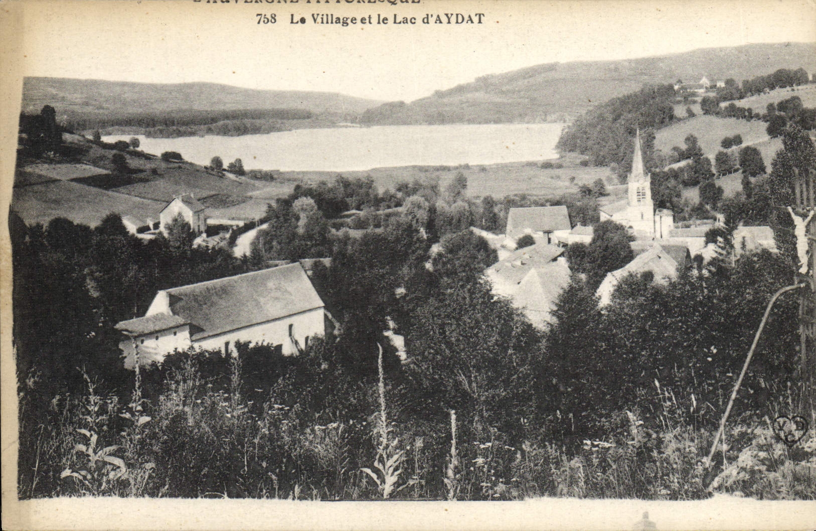VINTAGE POSTCARD Auvergne the Village And the Lake D' Aydat