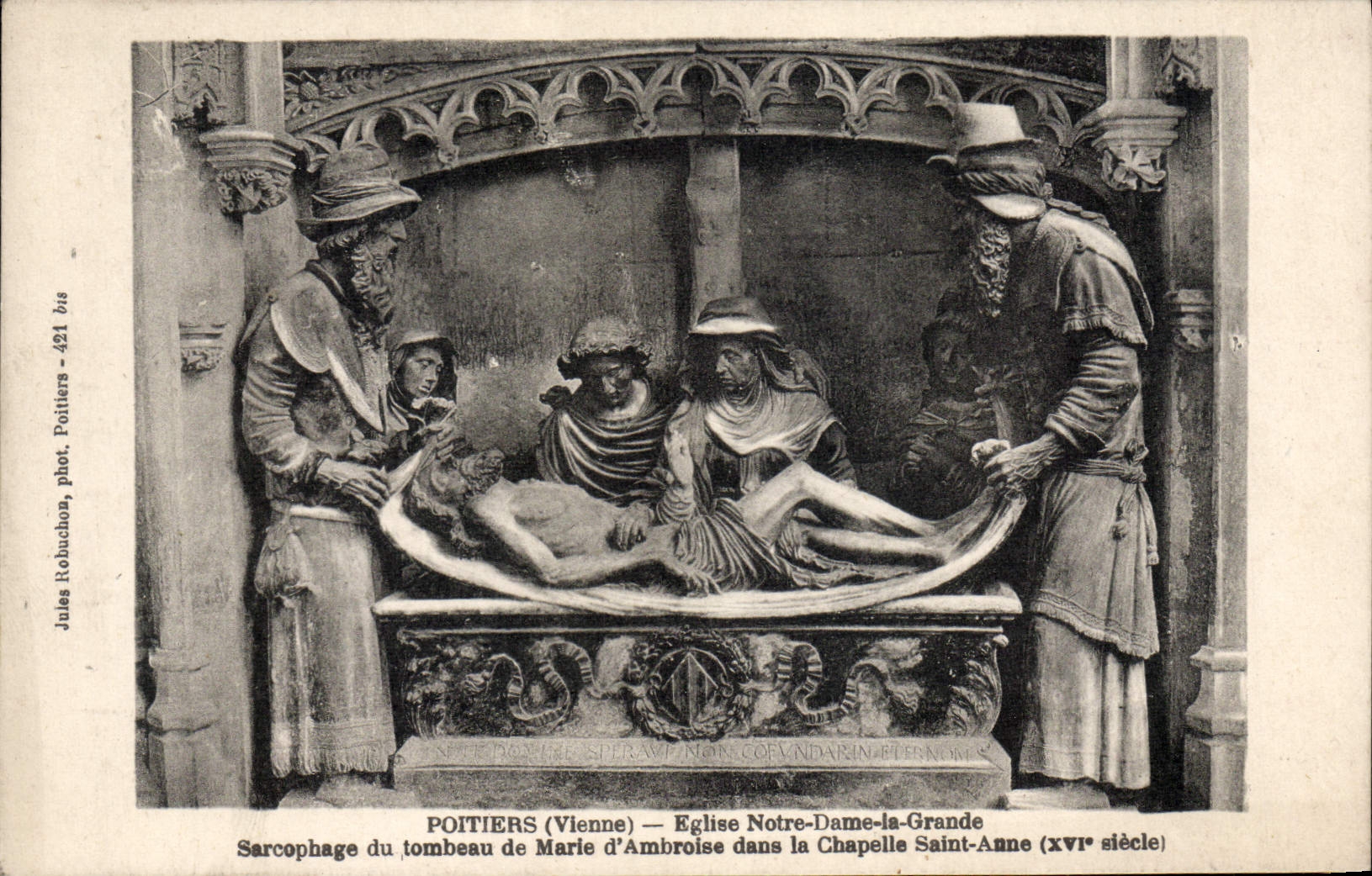 CPA Poitiers Eglise Notre Dame La Grande Sarcophage du tombeau de Marie d'Ambroise dans la chapelle Sainte Anne