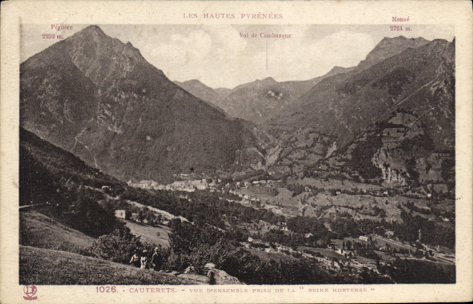 CPA Cauterets Vue d'ensemble prise de la Reine Hortense