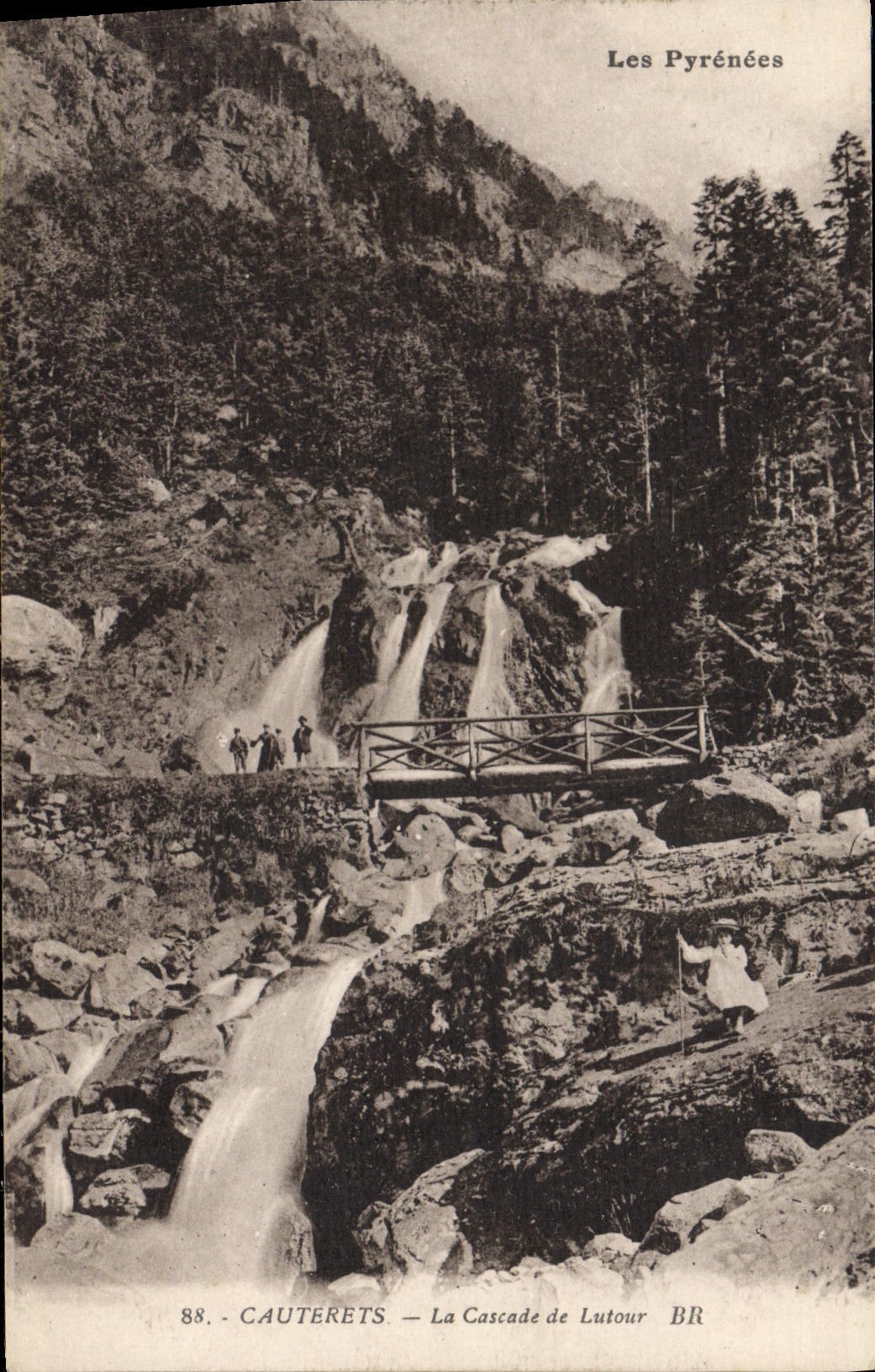 VINTAGE POSTCARD Cauterets the Cascade De Lutour