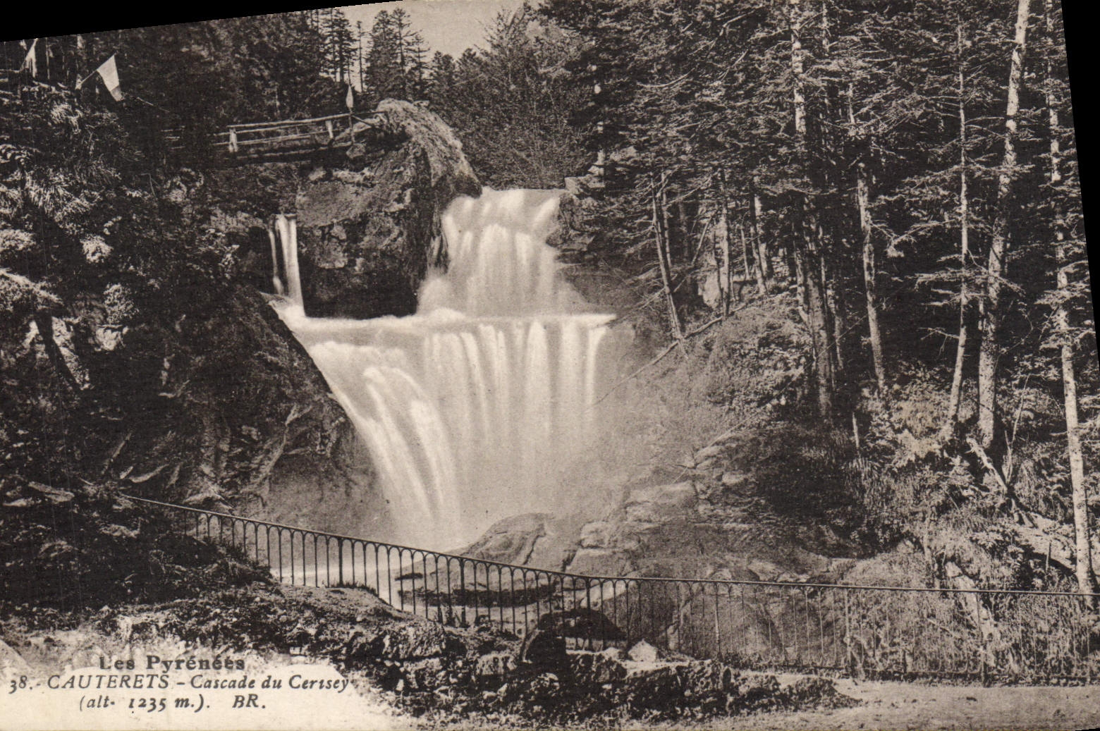 VINTAGE POSTCARD Cauterets Cascades Of Cerisey