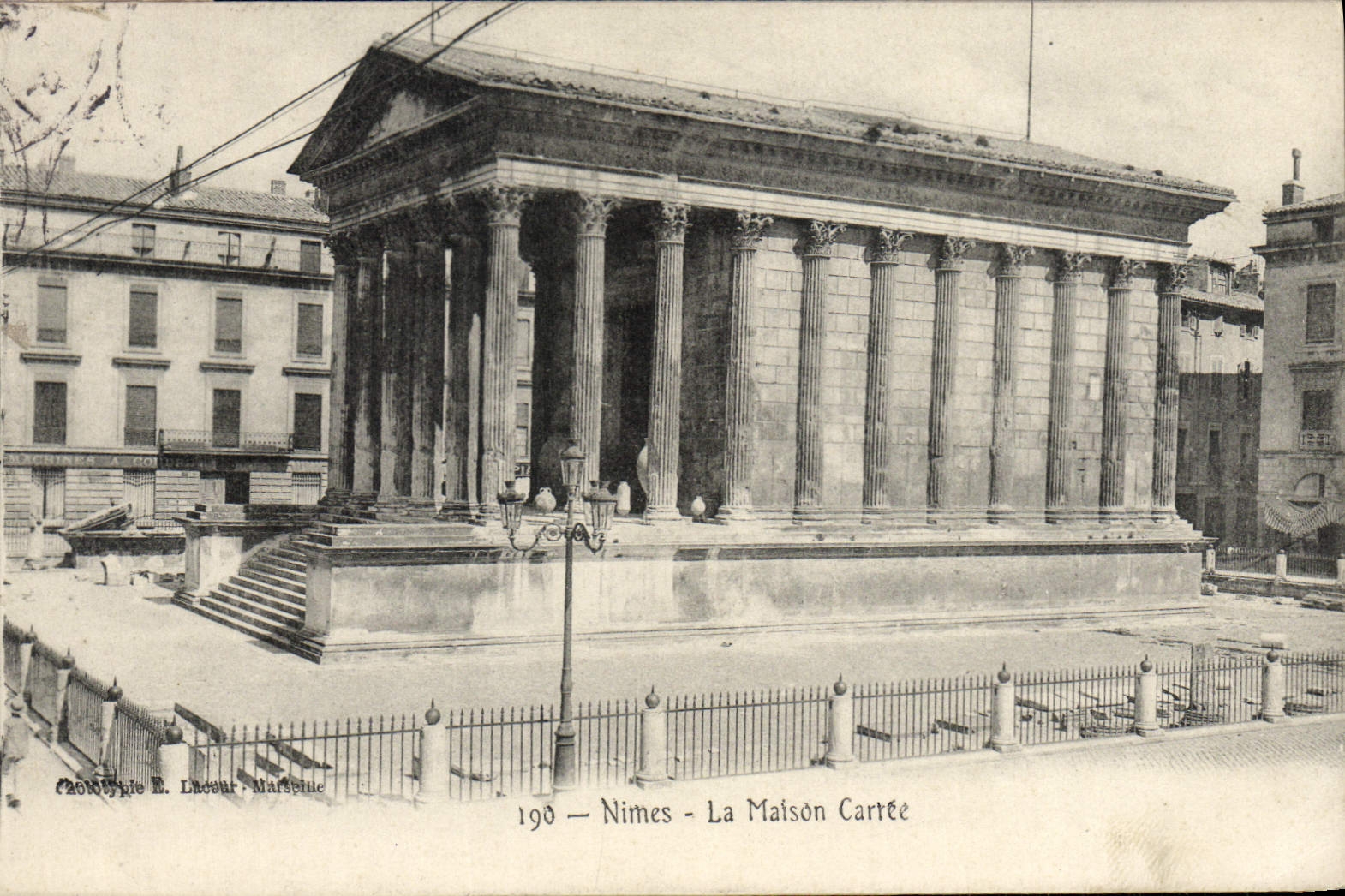 CPA Nimes La Maison Carree