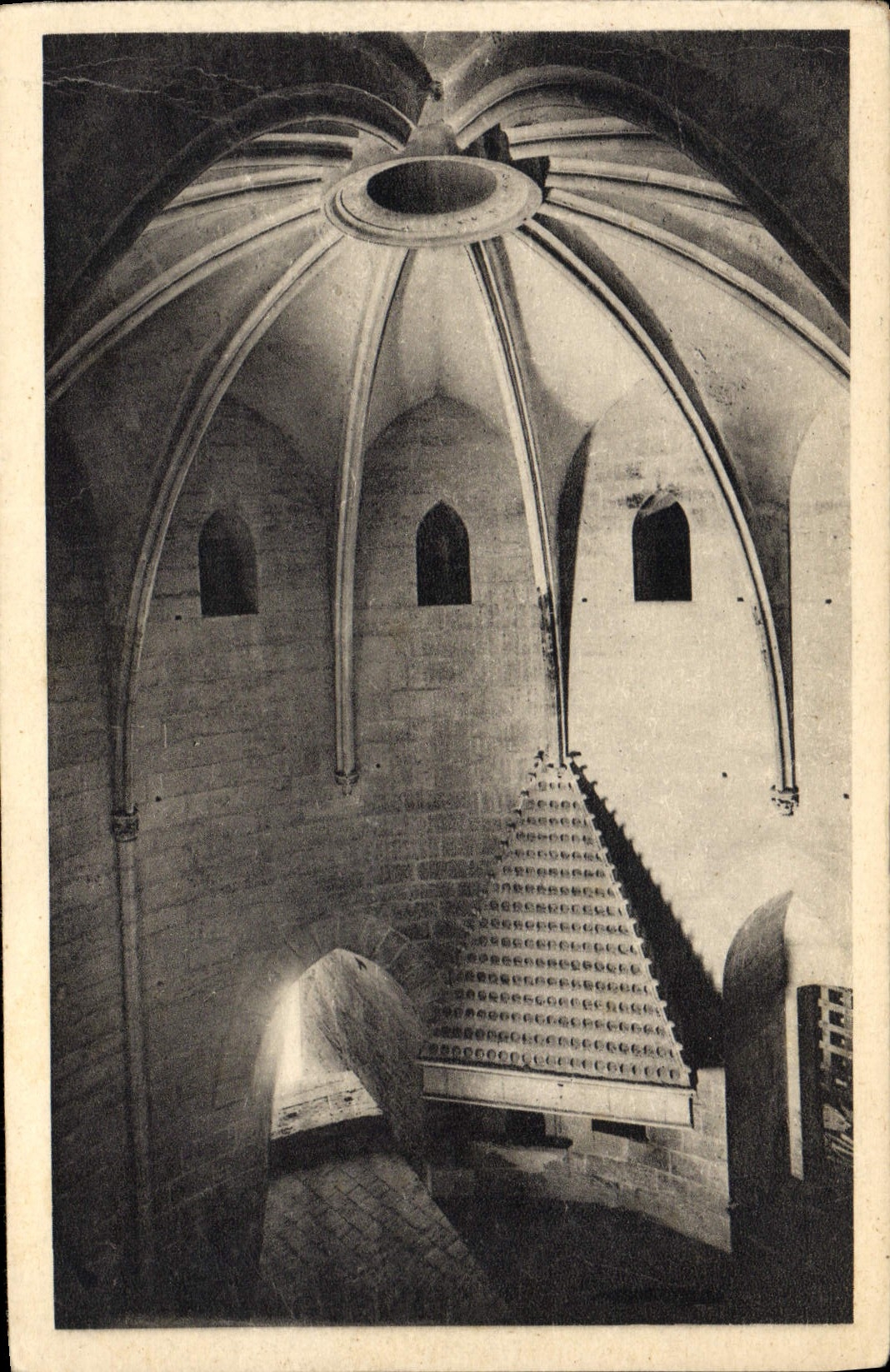 CPA Aigues Mortes Tour de Constance Salle des gardes